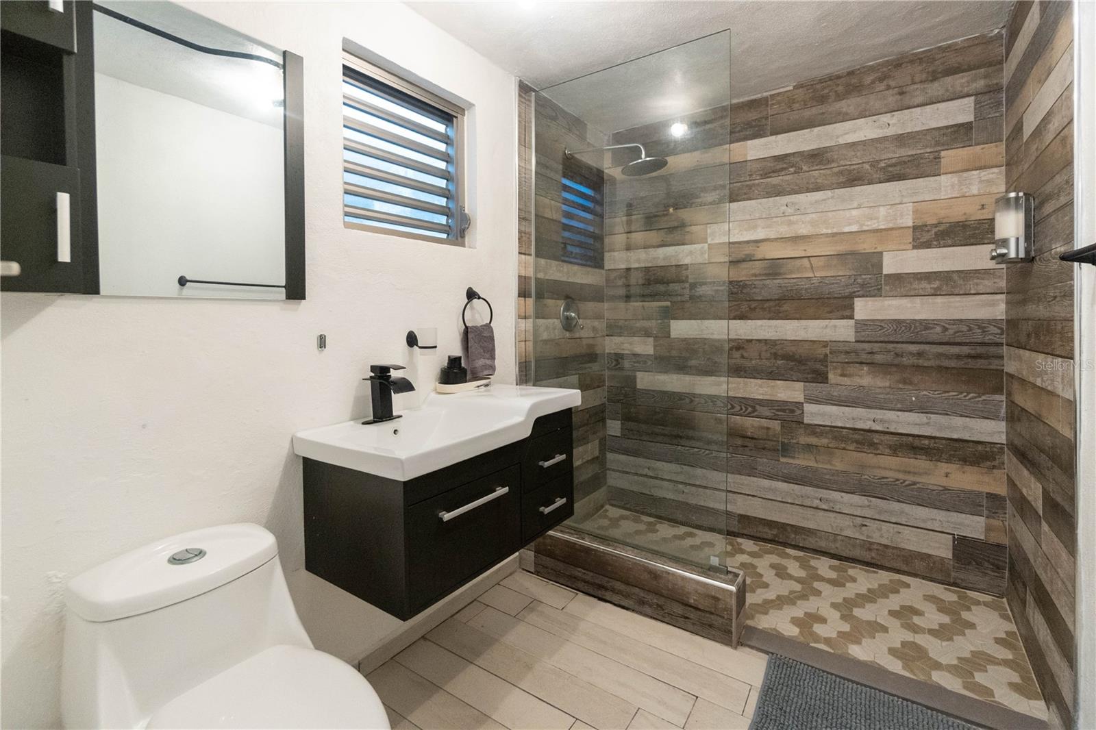 SUGAR BRIDGE SUITES - Residential Income