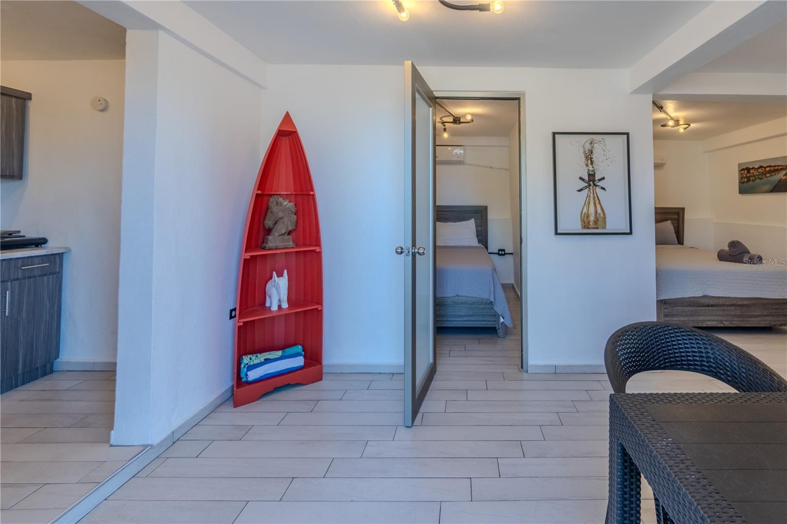 SUGAR BRIDGE SUITES - Residential Income