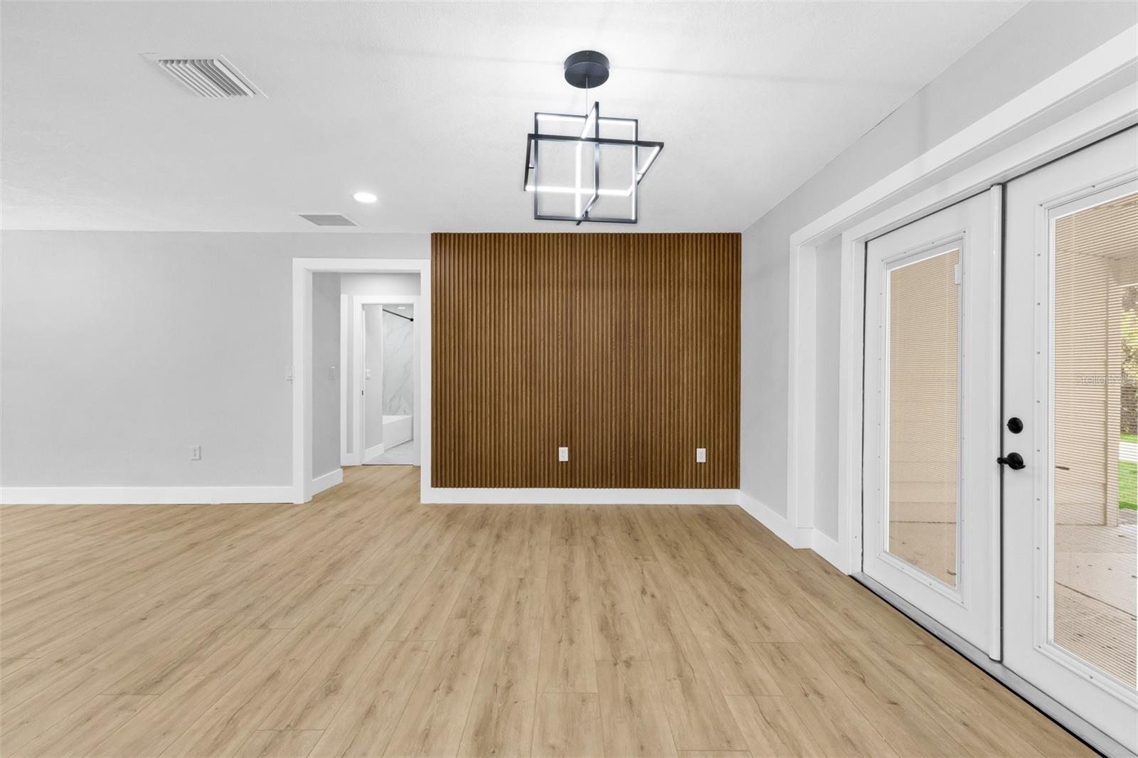 SOUTH VENICE - Residential