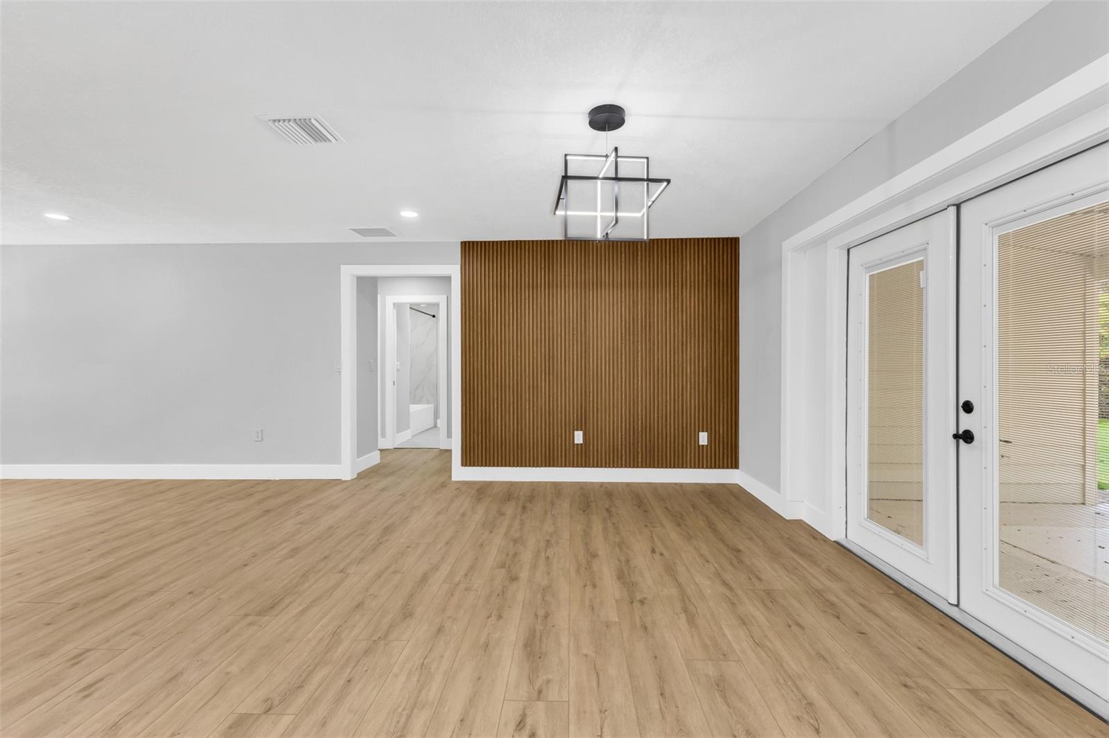 SOUTH VENICE - Residential