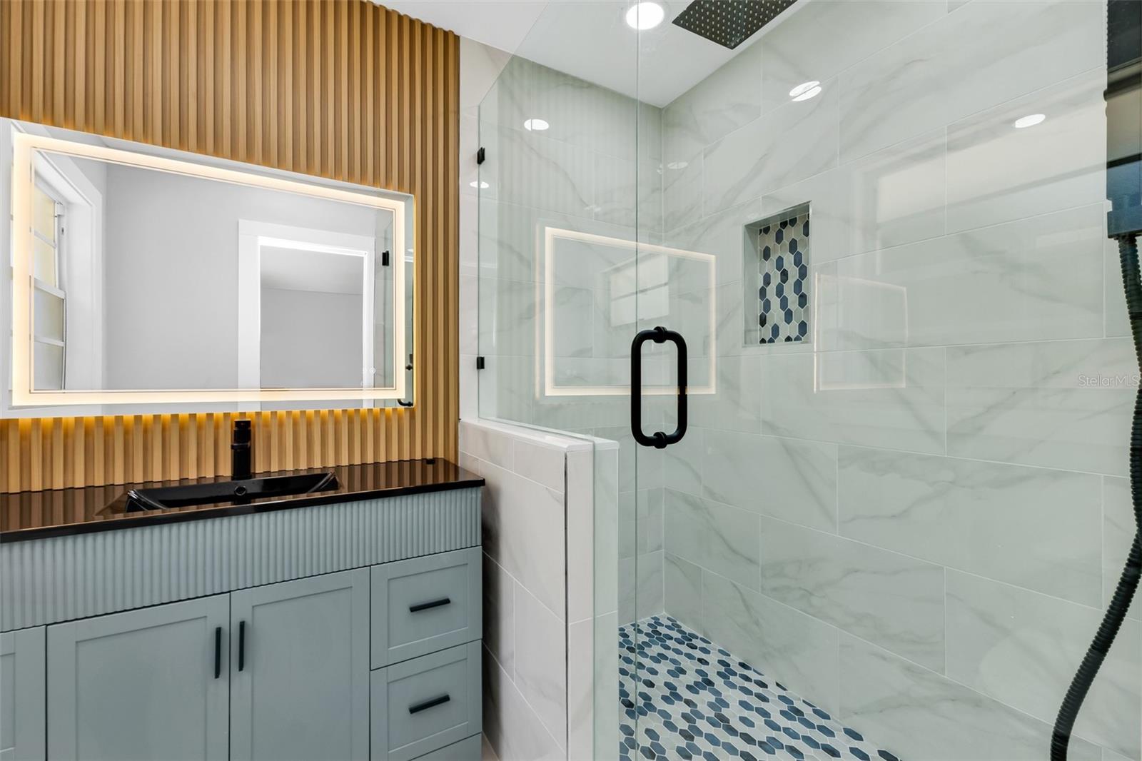 SOUTH VENICE - Residential