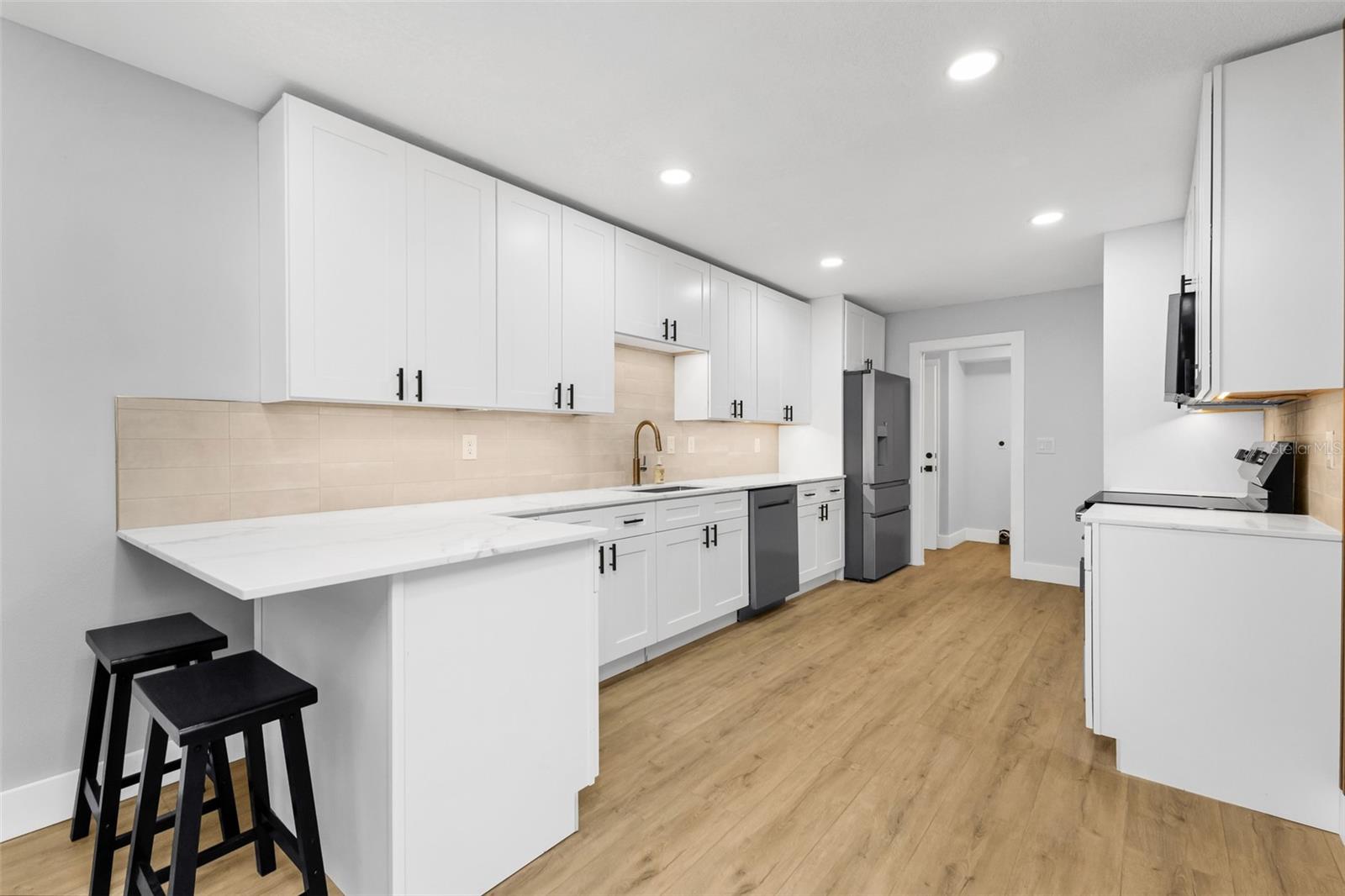 SOUTH VENICE - Residential