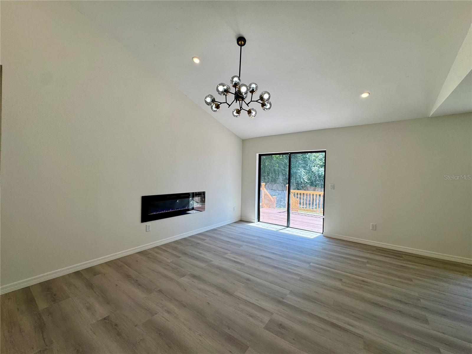 WINDSONG ESTATES - Residential