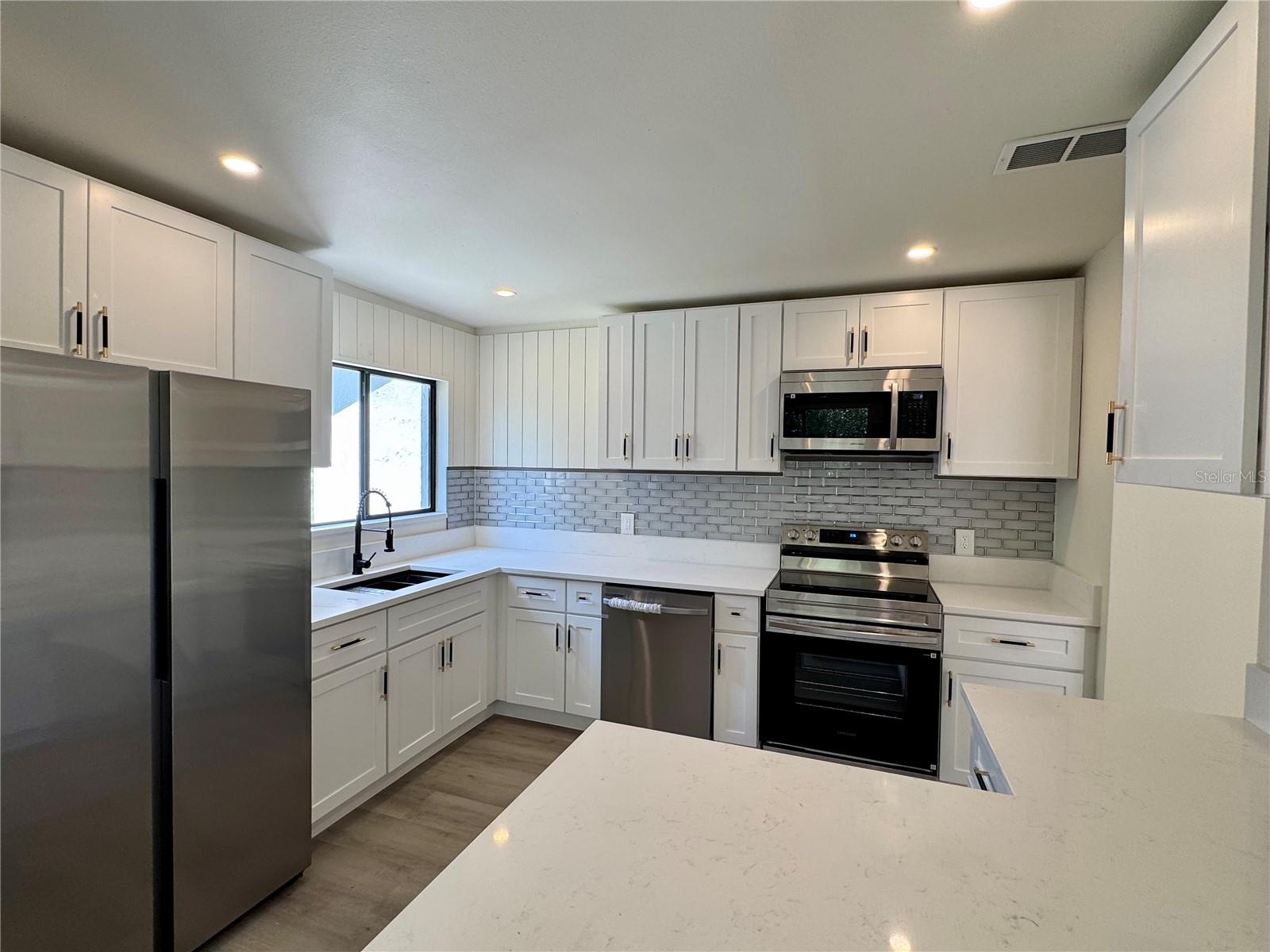 WINDSONG ESTATES - Residential