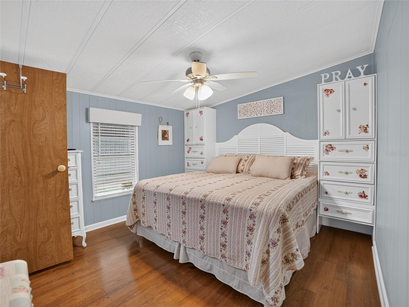OAKS ROYAL - Residential