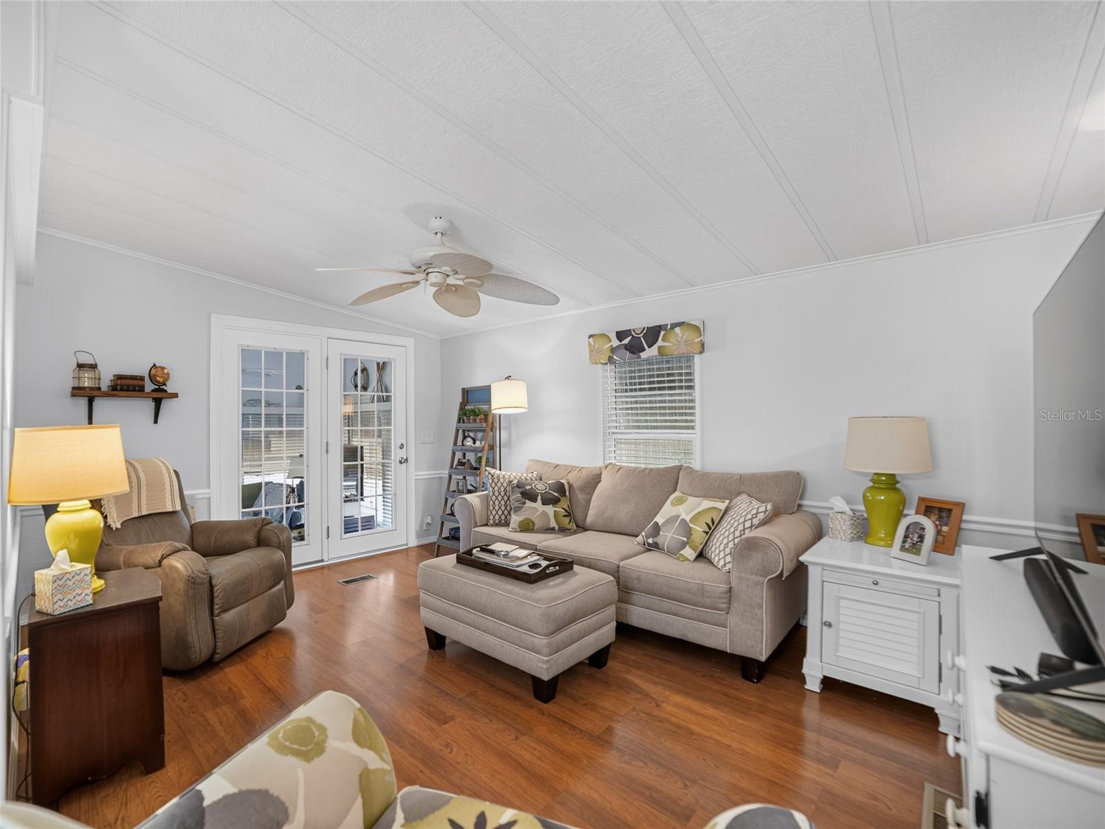 OAKS ROYAL - Residential