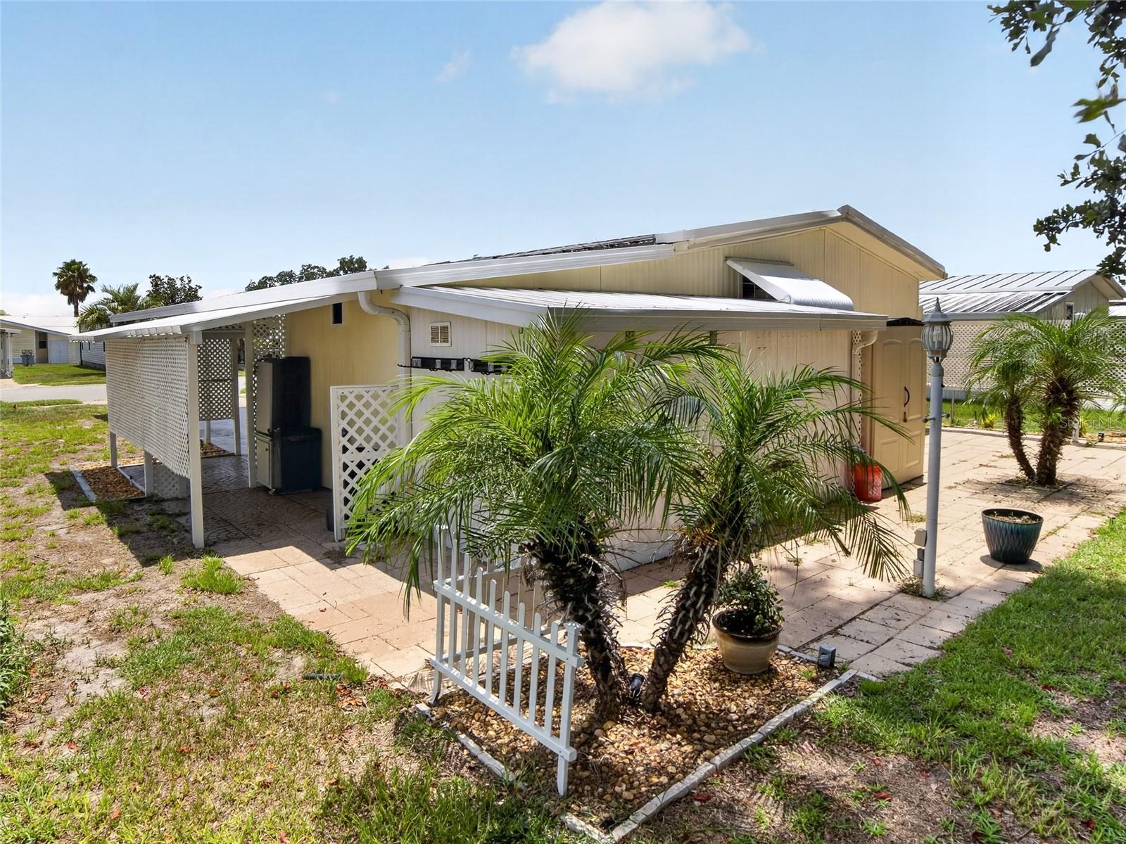OAKS ROYAL - Residential