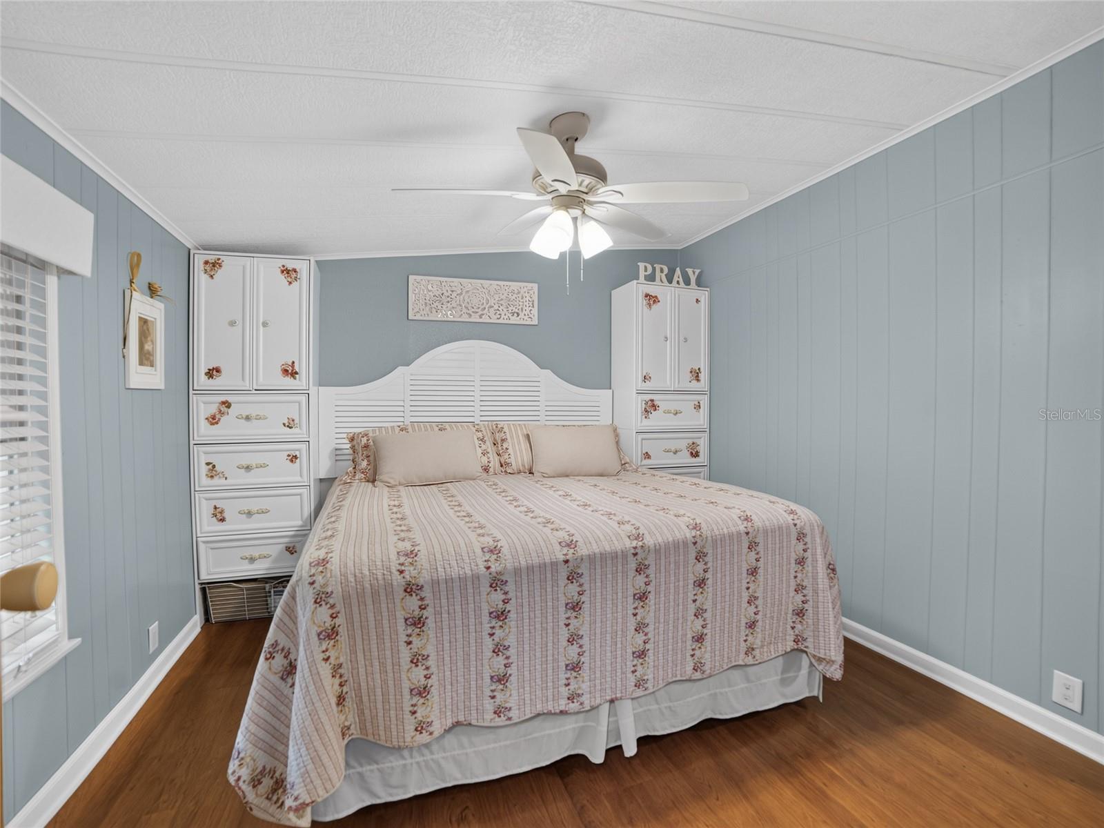 OAKS ROYAL - Residential
