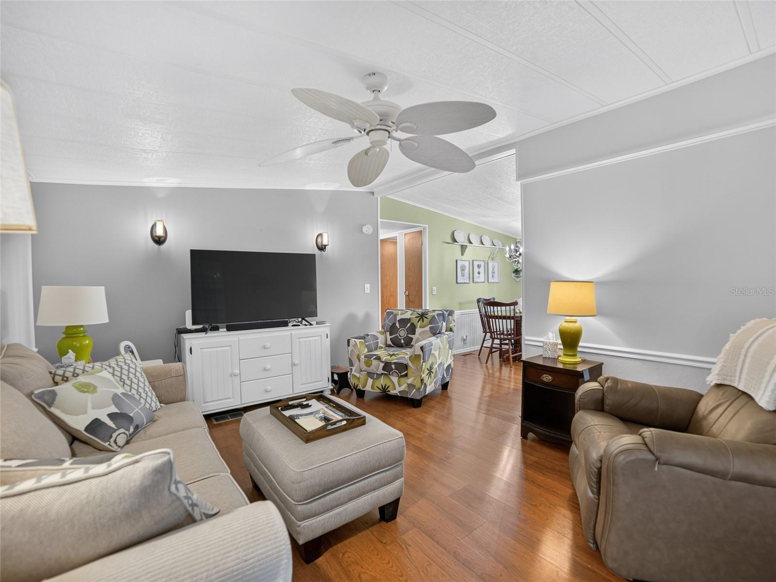 OAKS ROYAL - Residential