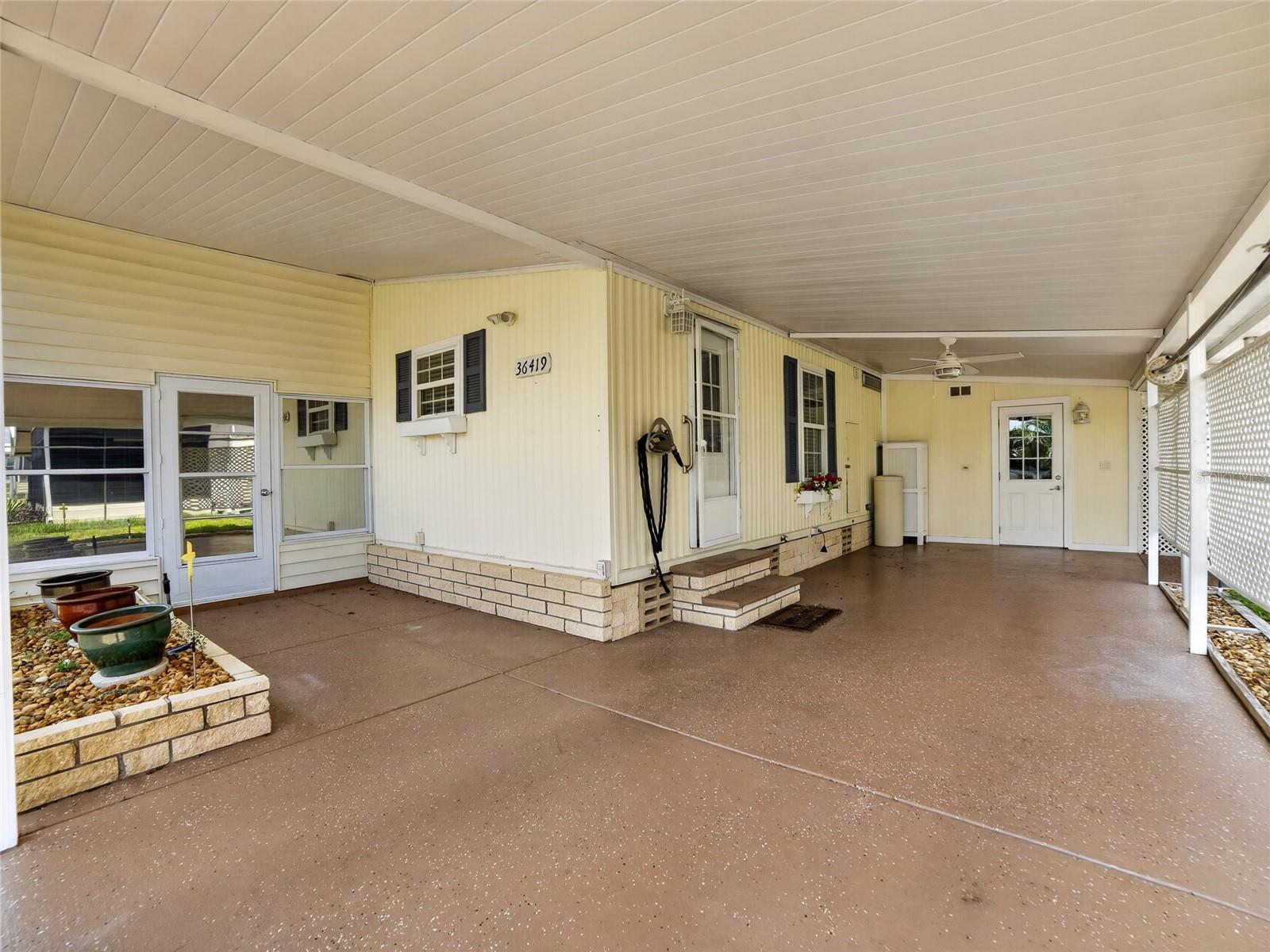 OAKS ROYAL - Residential