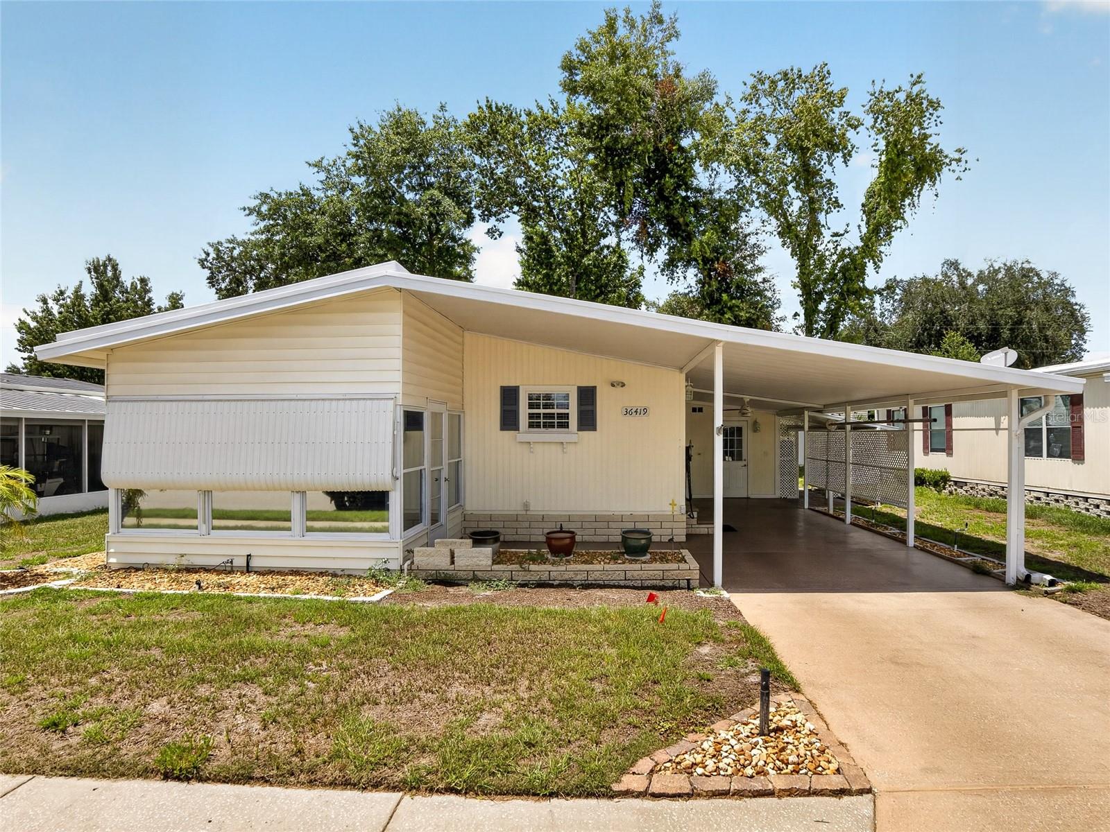 OAKS ROYAL - Residential