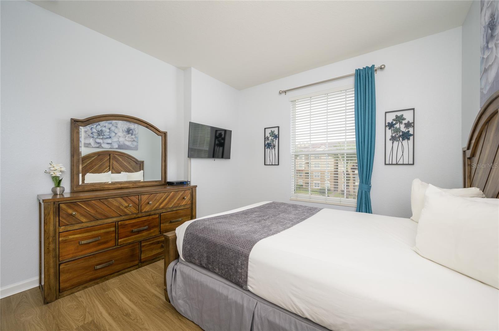 VISTA CAY AT HARBOR SQUARE CONDOMINIUM PHASE - Residential