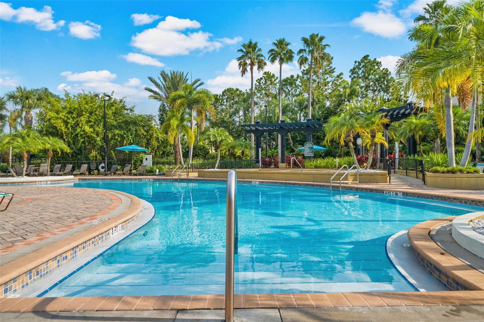 VISTA CAY AT HARBOR SQUARE CONDOMINIUM PHASE - Residential