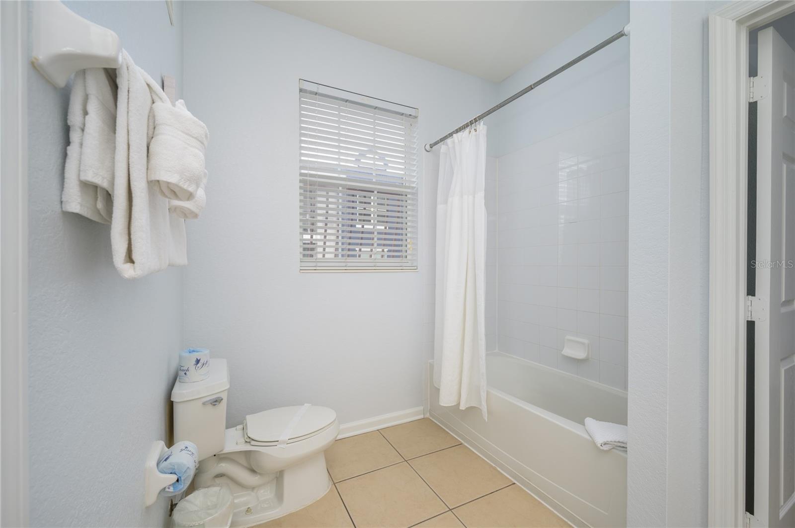 VISTA CAY AT HARBOR SQUARE CONDOMINIUM PHASE - Residential