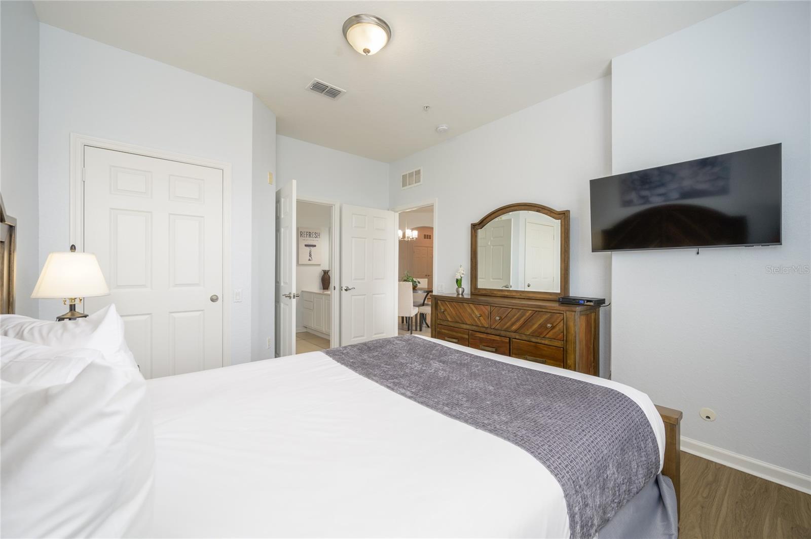 VISTA CAY AT HARBOR SQUARE CONDOMINIUM PHASE - Residential