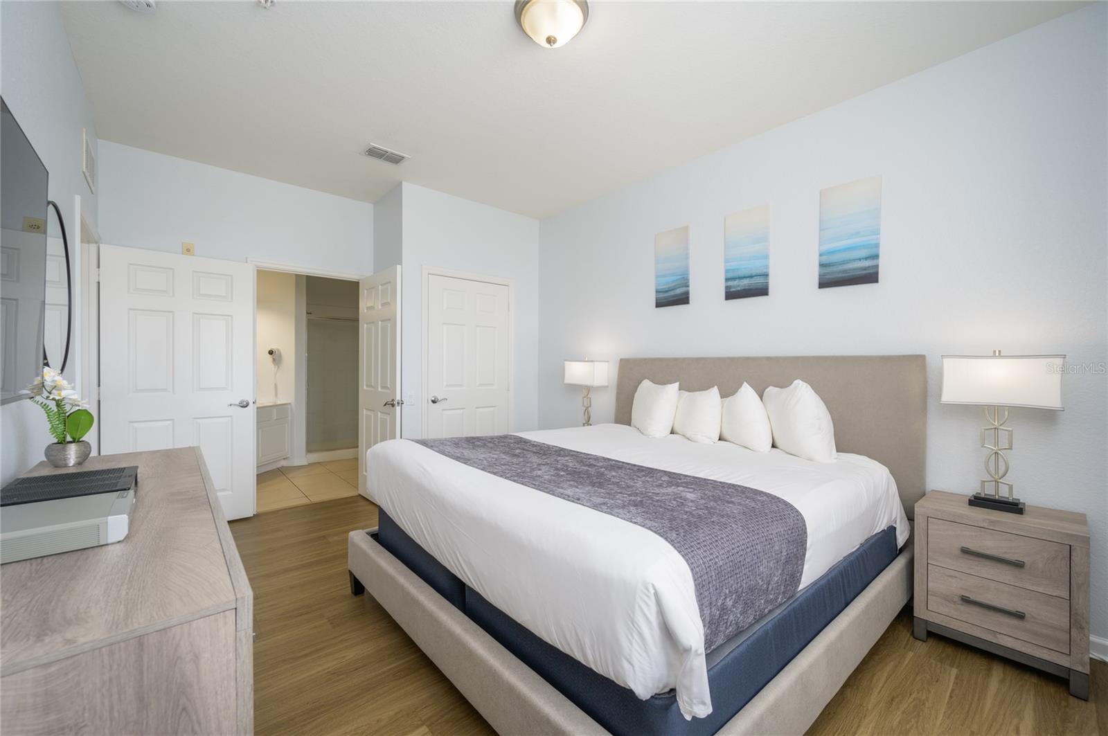 VISTA CAY AT HARBOR SQUARE CONDOMINIUM PHASE - Residential