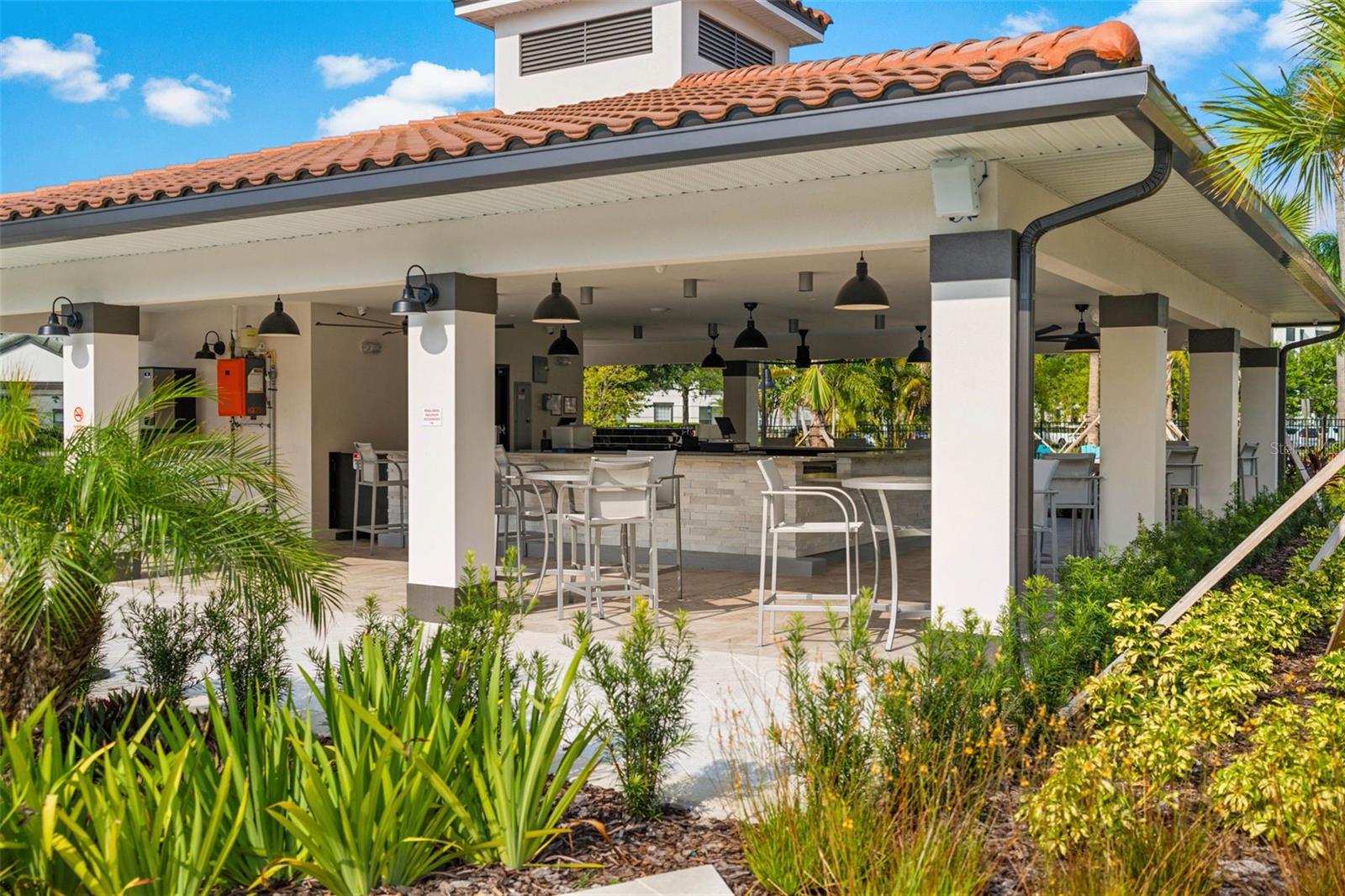 VISTA CAY AT HARBOR SQUARE CONDOMINIUM PHASE - Residential