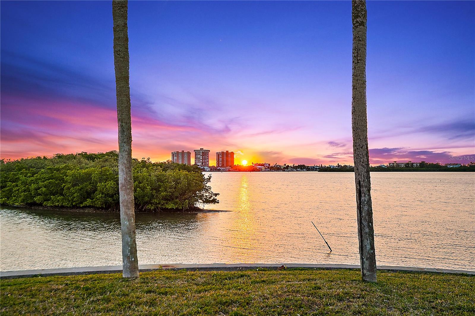 HARBOR VIEW - Land
