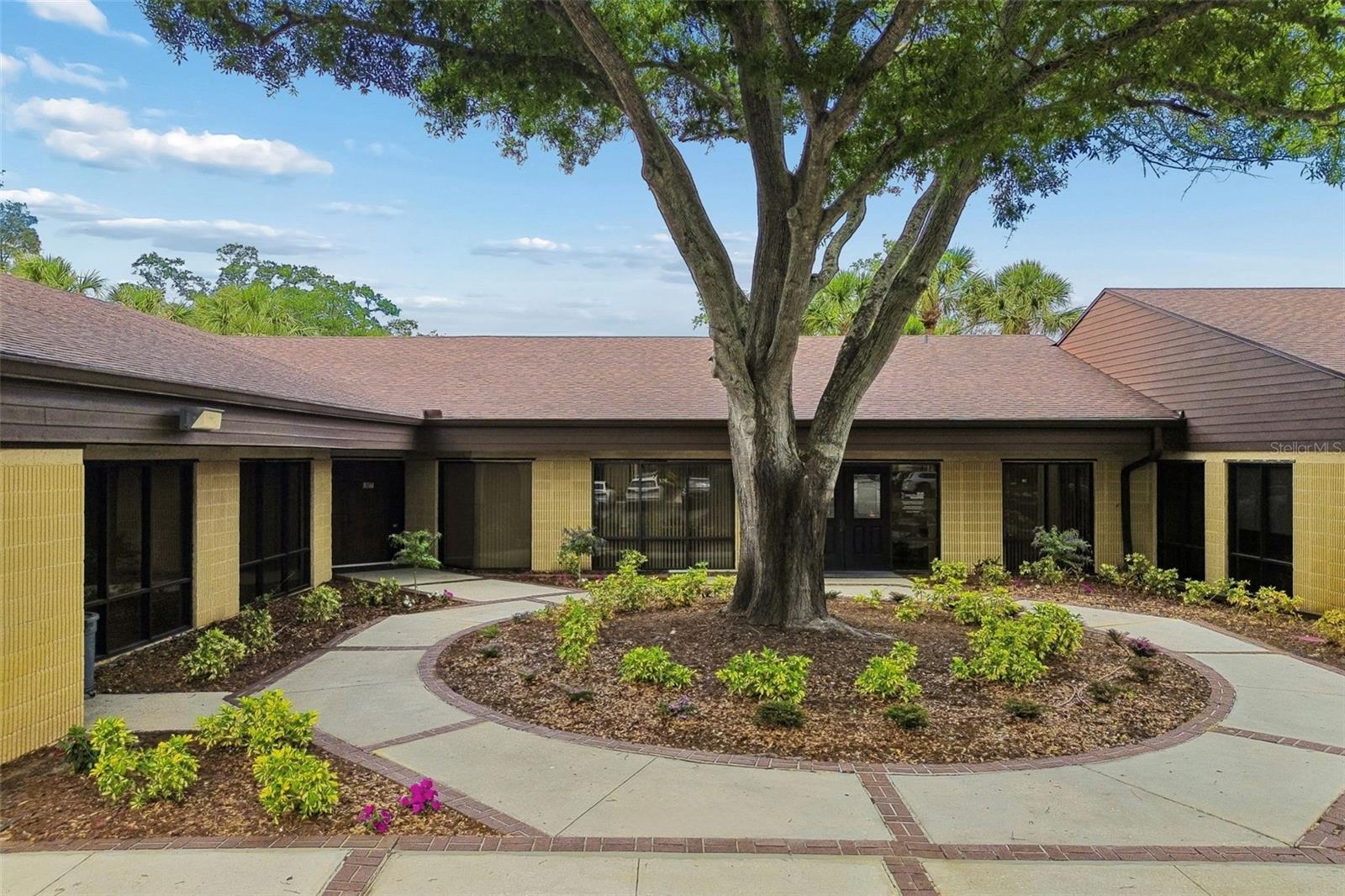 DRUHILL PROFESSIONAL CENTER - Commercial Sale