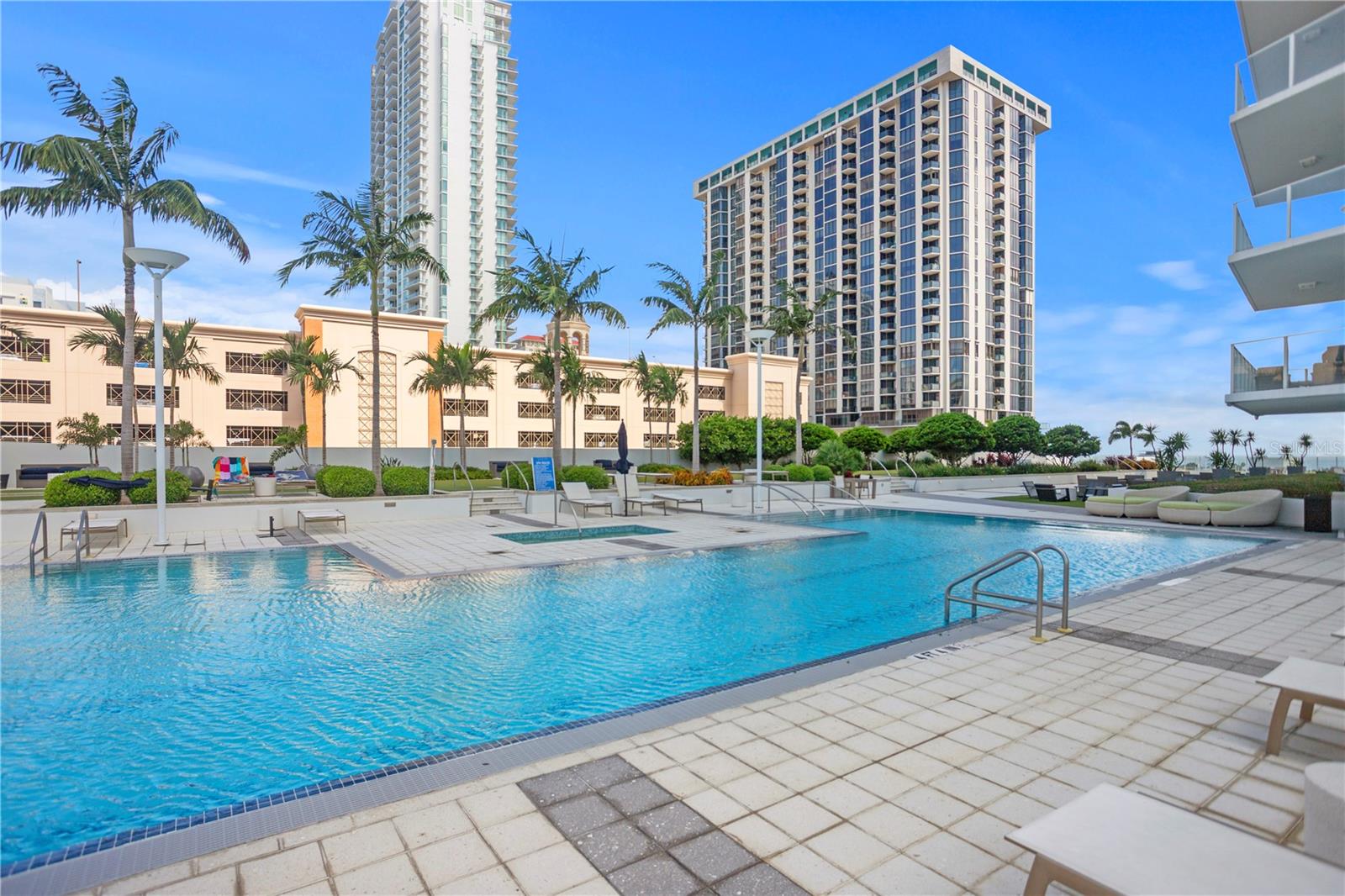 SIGNATURE PLACE CONDO - Residential Lease