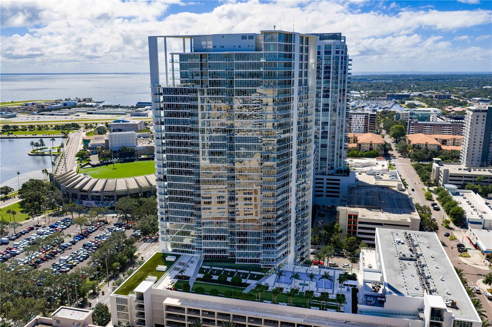 SIGNATURE PLACE CONDO - Residential Lease