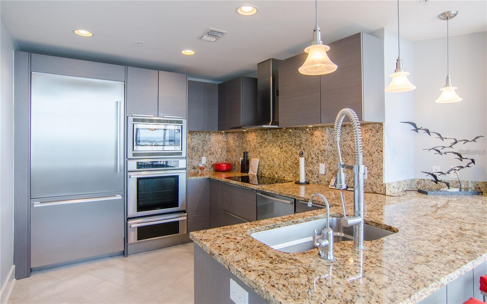 SIGNATURE PLACE CONDO - Residential Lease