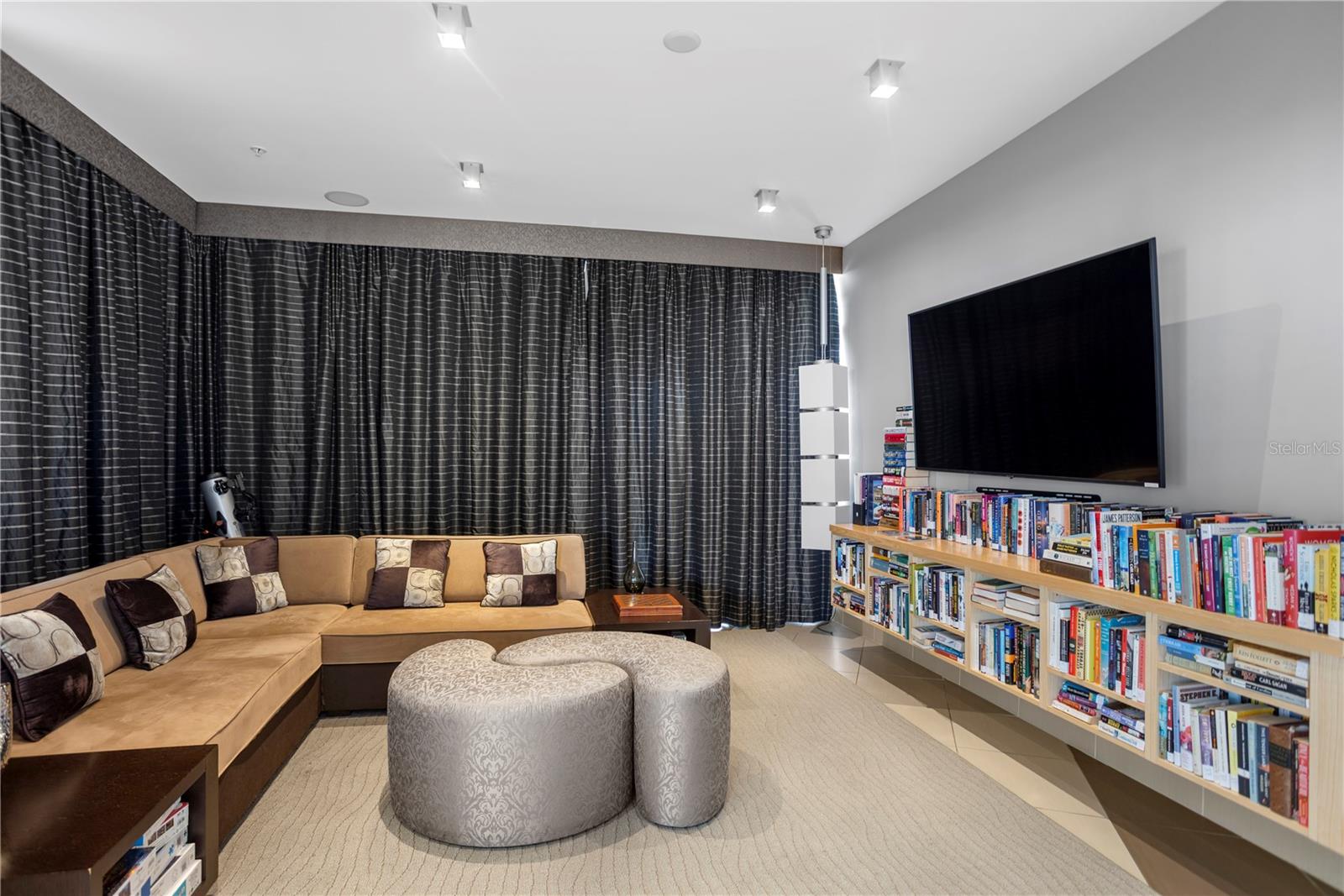 SIGNATURE PLACE CONDO - Residential Lease