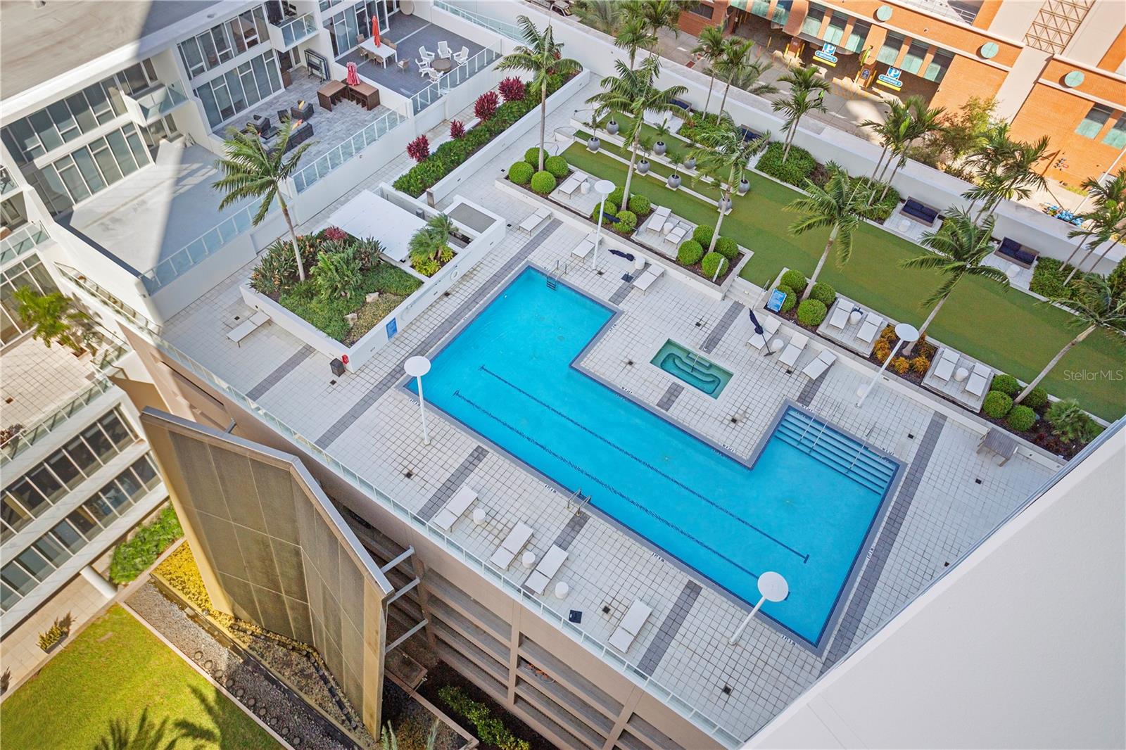 SIGNATURE PLACE CONDO - Residential Lease