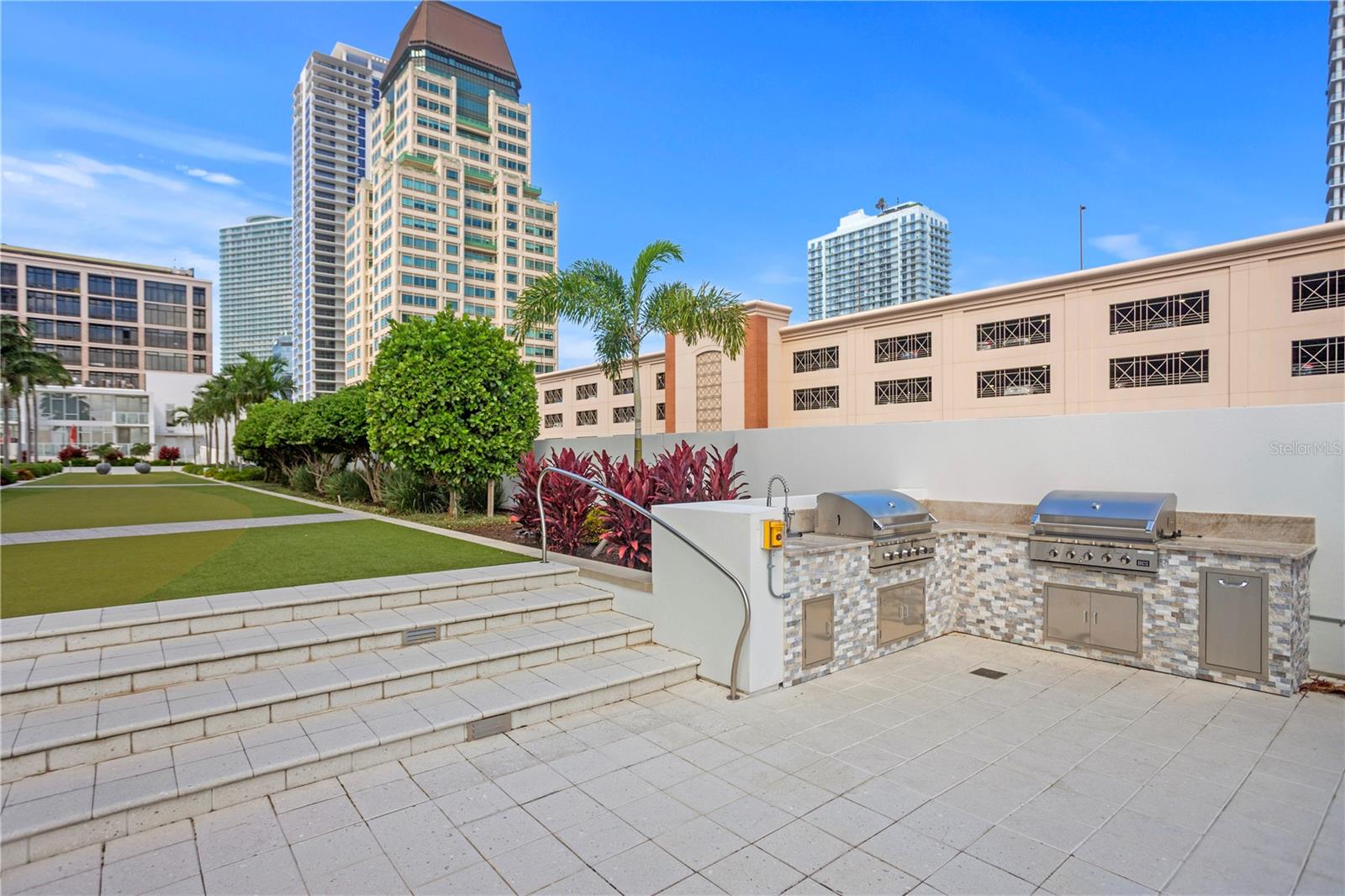 SIGNATURE PLACE CONDO - Residential Lease