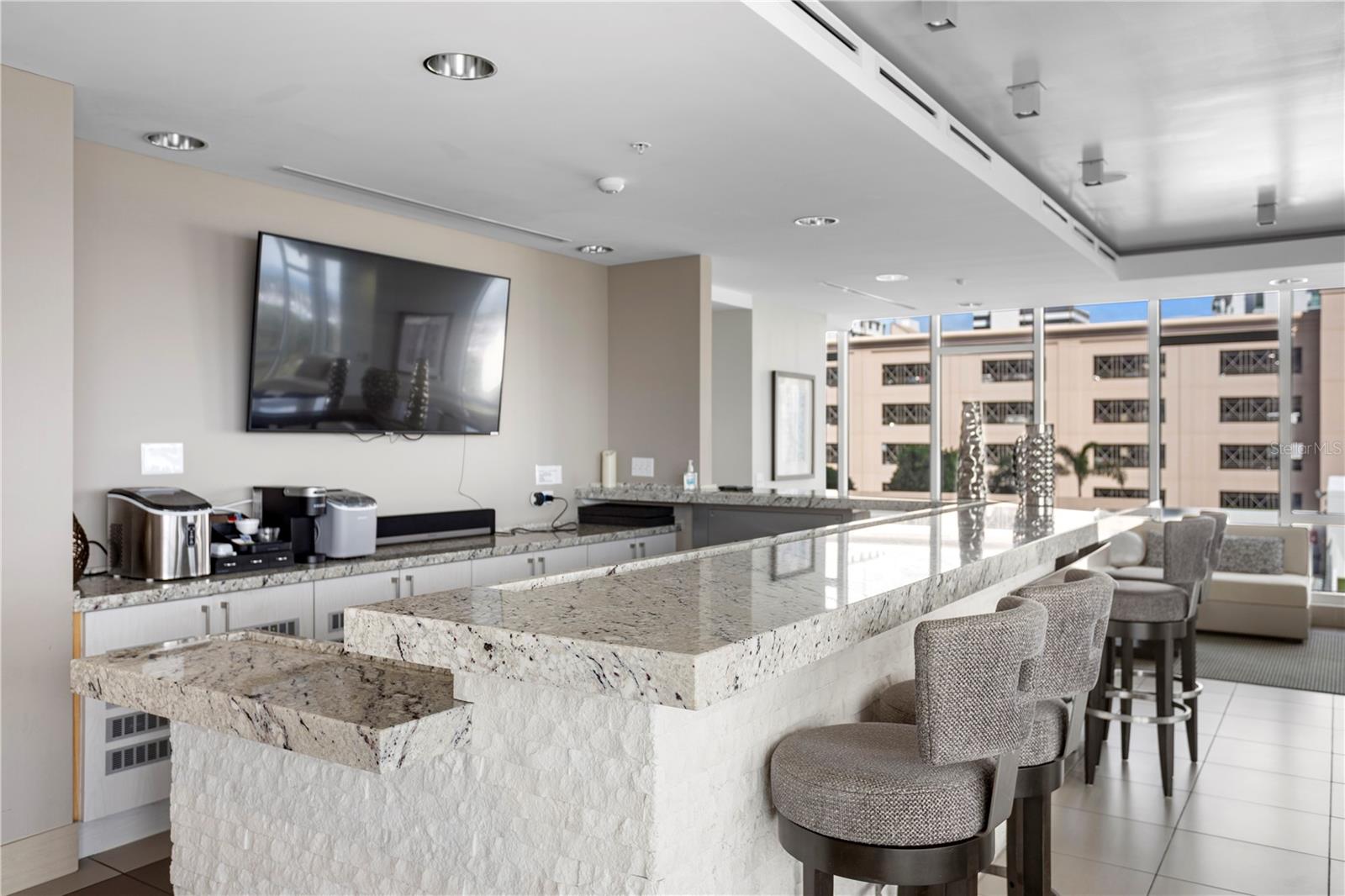 SIGNATURE PLACE CONDO - Residential Lease