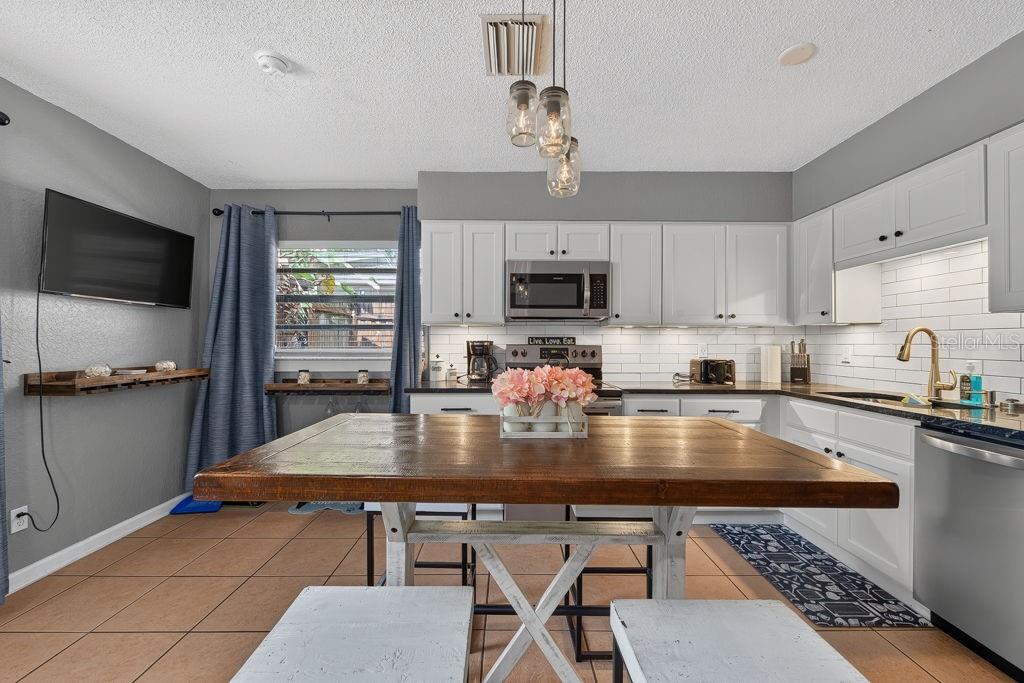 ROOSEVELT GROVES - Residential