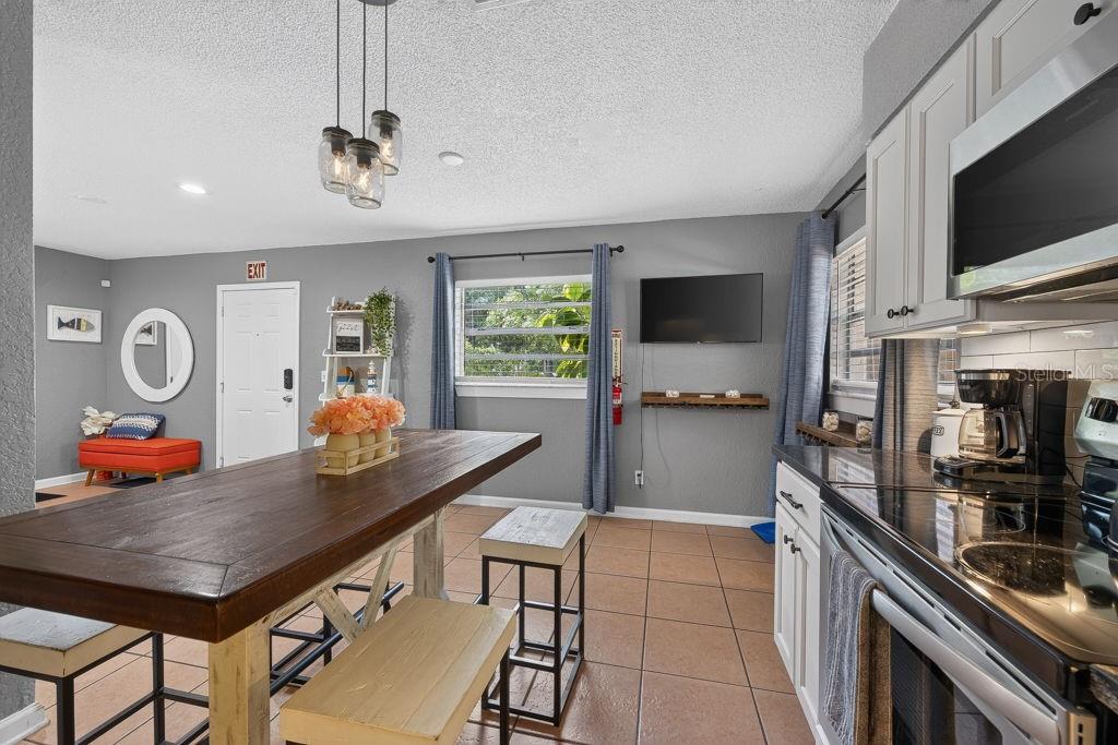 ROOSEVELT GROVES - Residential