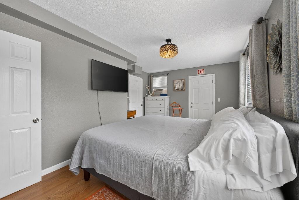 ROOSEVELT GROVES - Residential