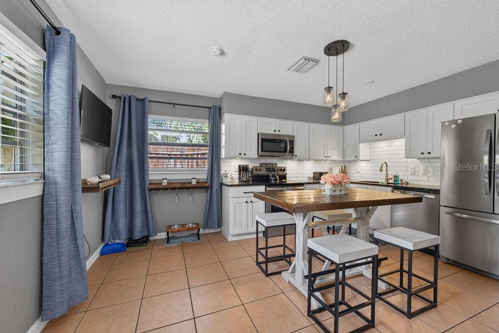 ROOSEVELT GROVES - Residential