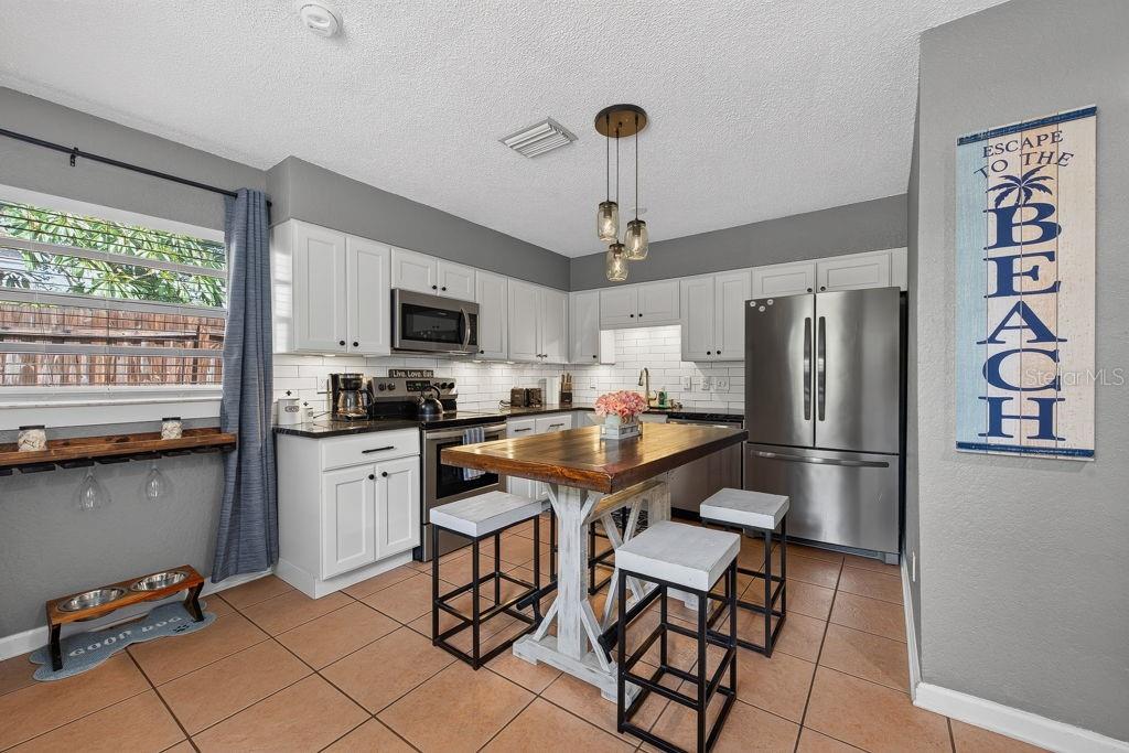 ROOSEVELT GROVES - Residential
