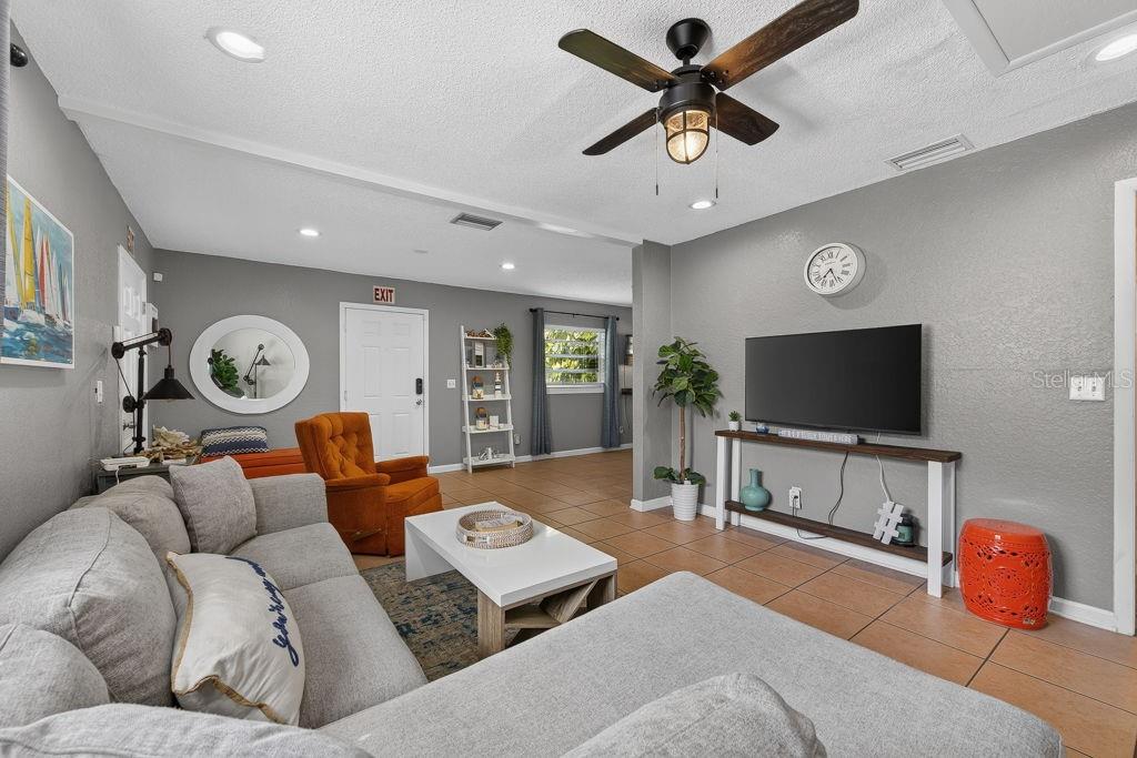 ROOSEVELT GROVES - Residential