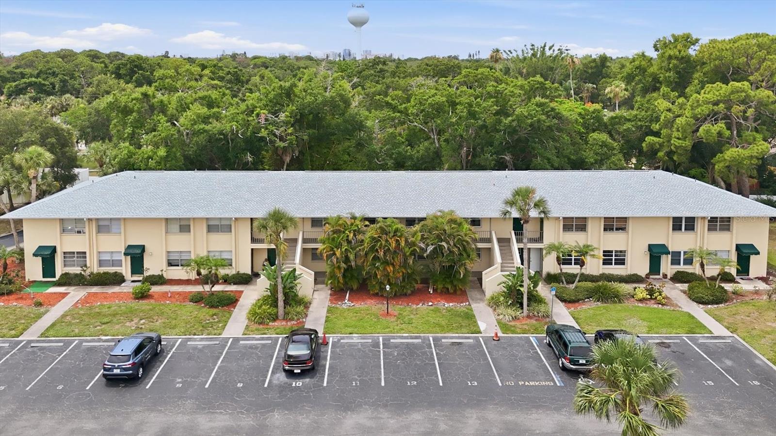 SUMMER LAKES - Residential