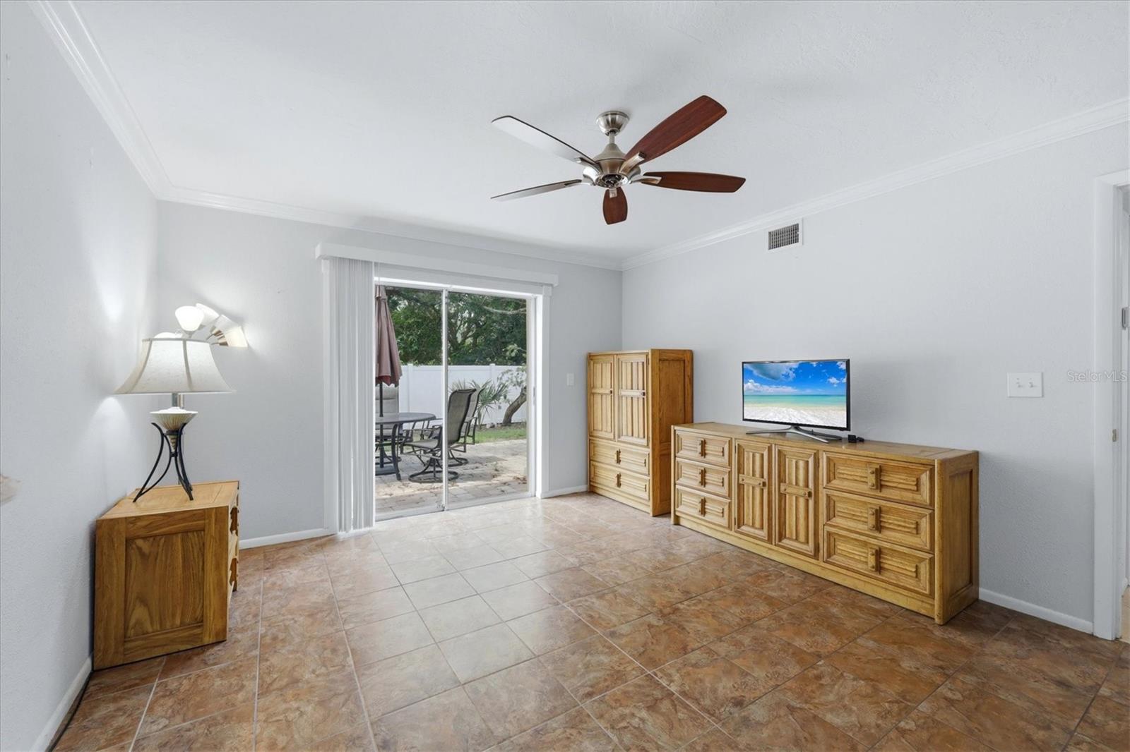 SUMMER LAKES - Residential