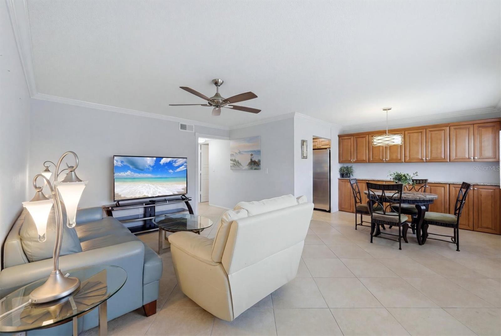 SUMMER LAKES - Residential