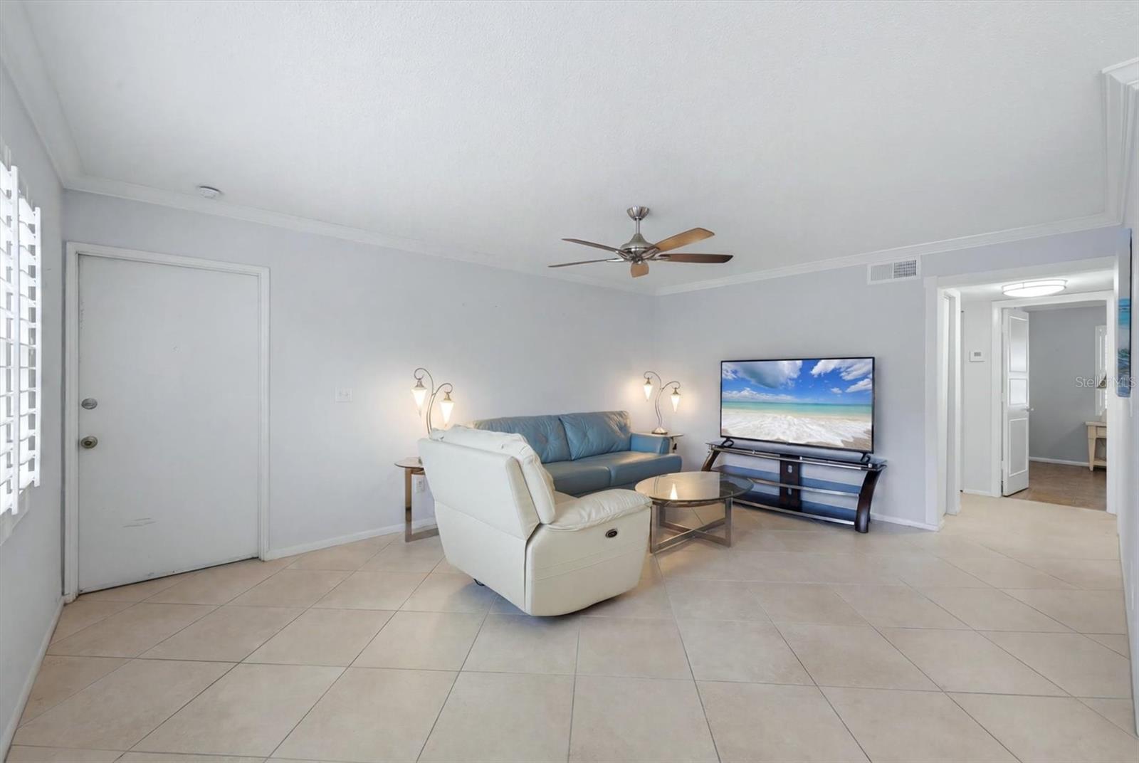 SUMMER LAKES - Residential