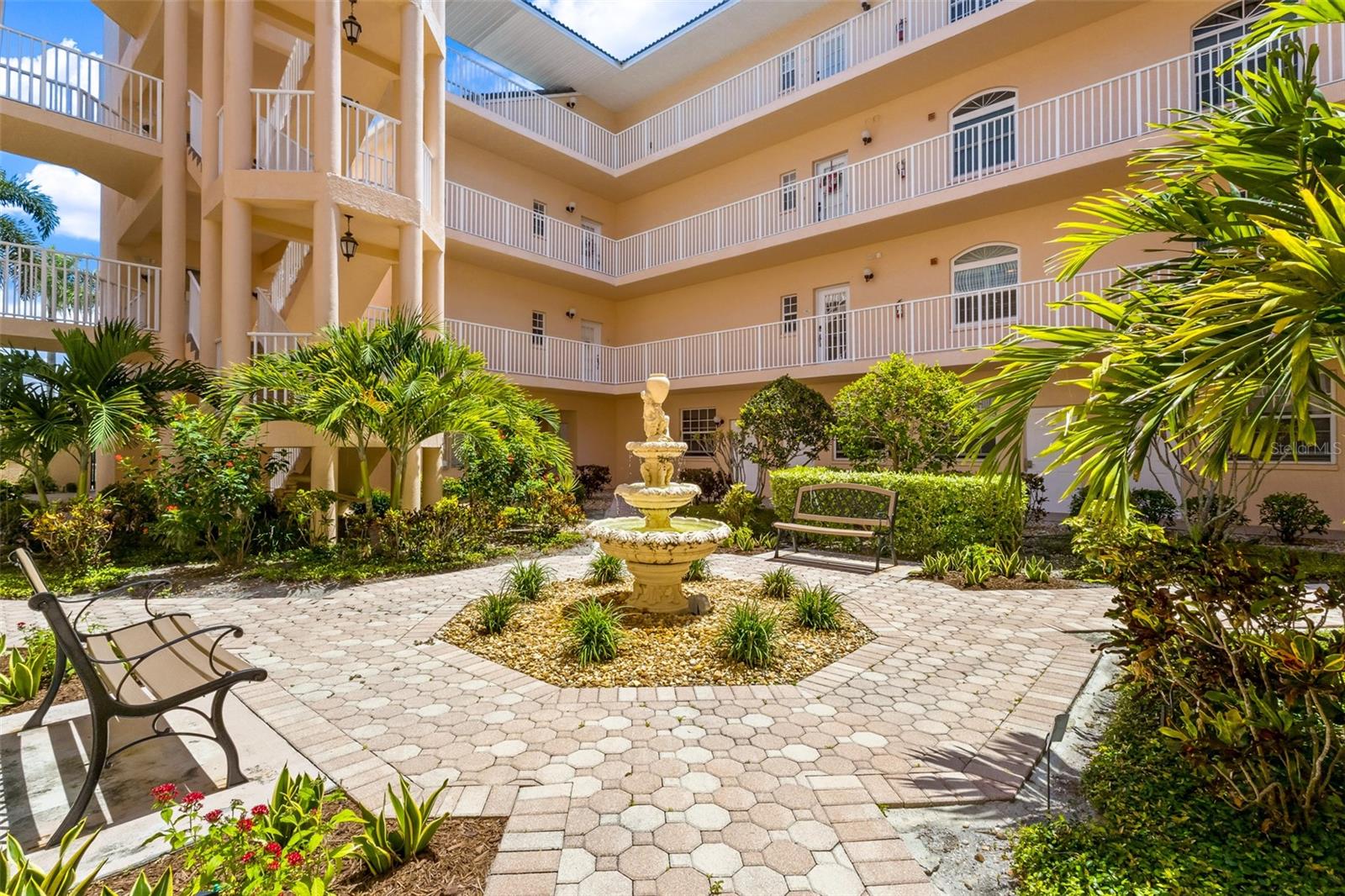 COURTYARDS AT GONDOLA PARK THE - Residential