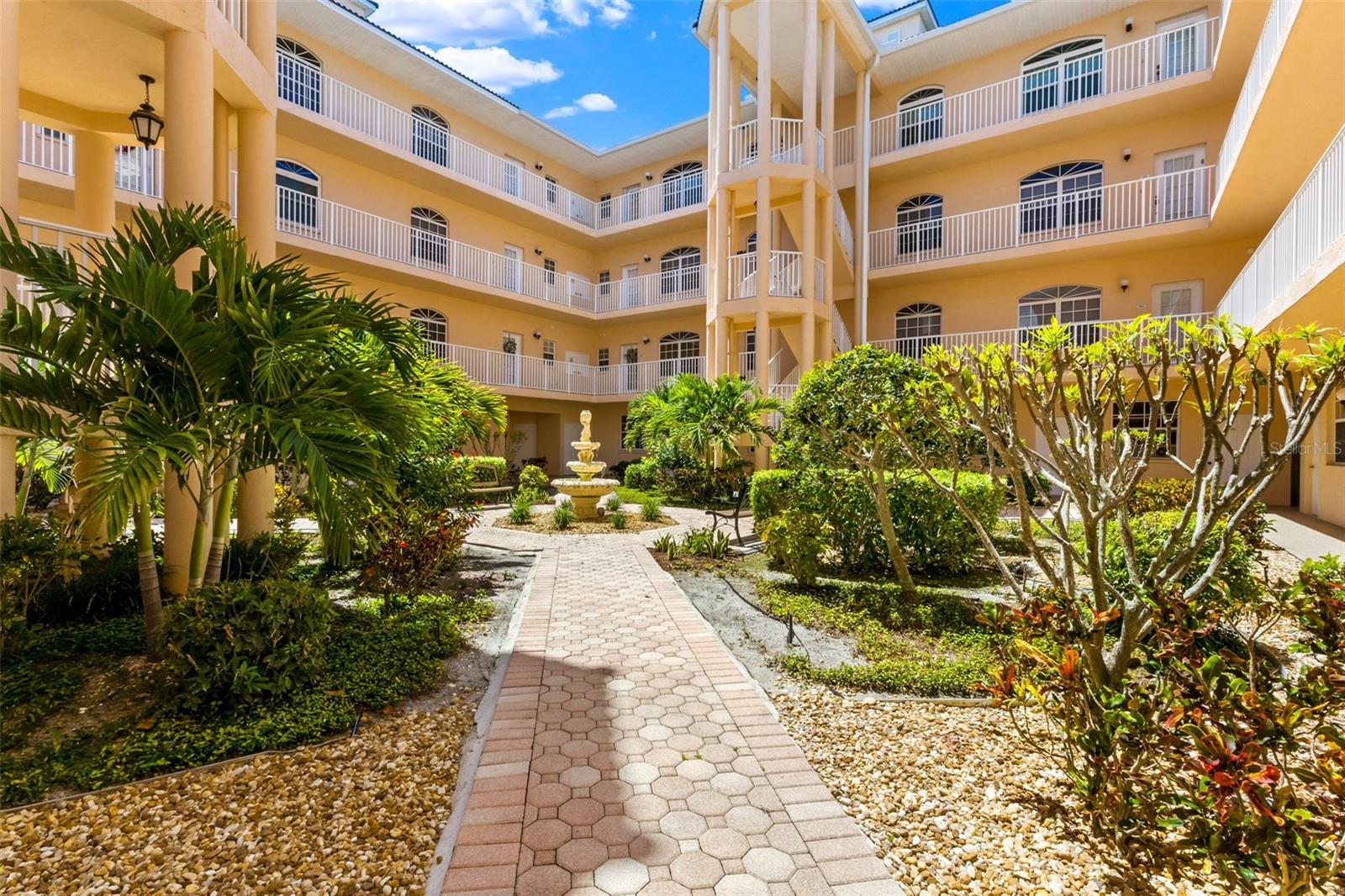 COURTYARDS AT GONDOLA PARK THE - Residential