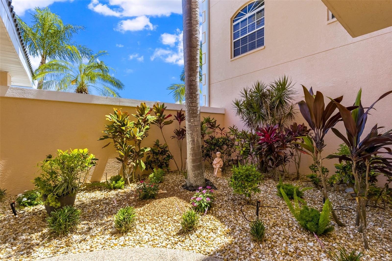 COURTYARDS AT GONDOLA PARK THE - Residential
