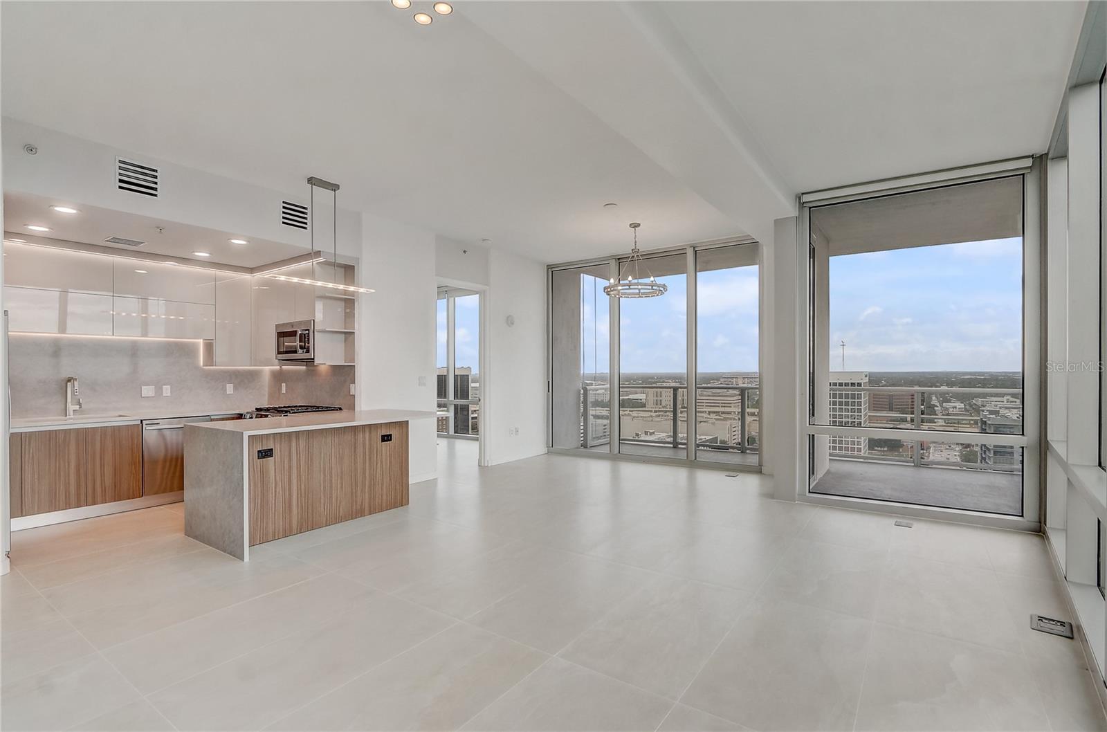 VUE/LK EOLA - Residential Lease