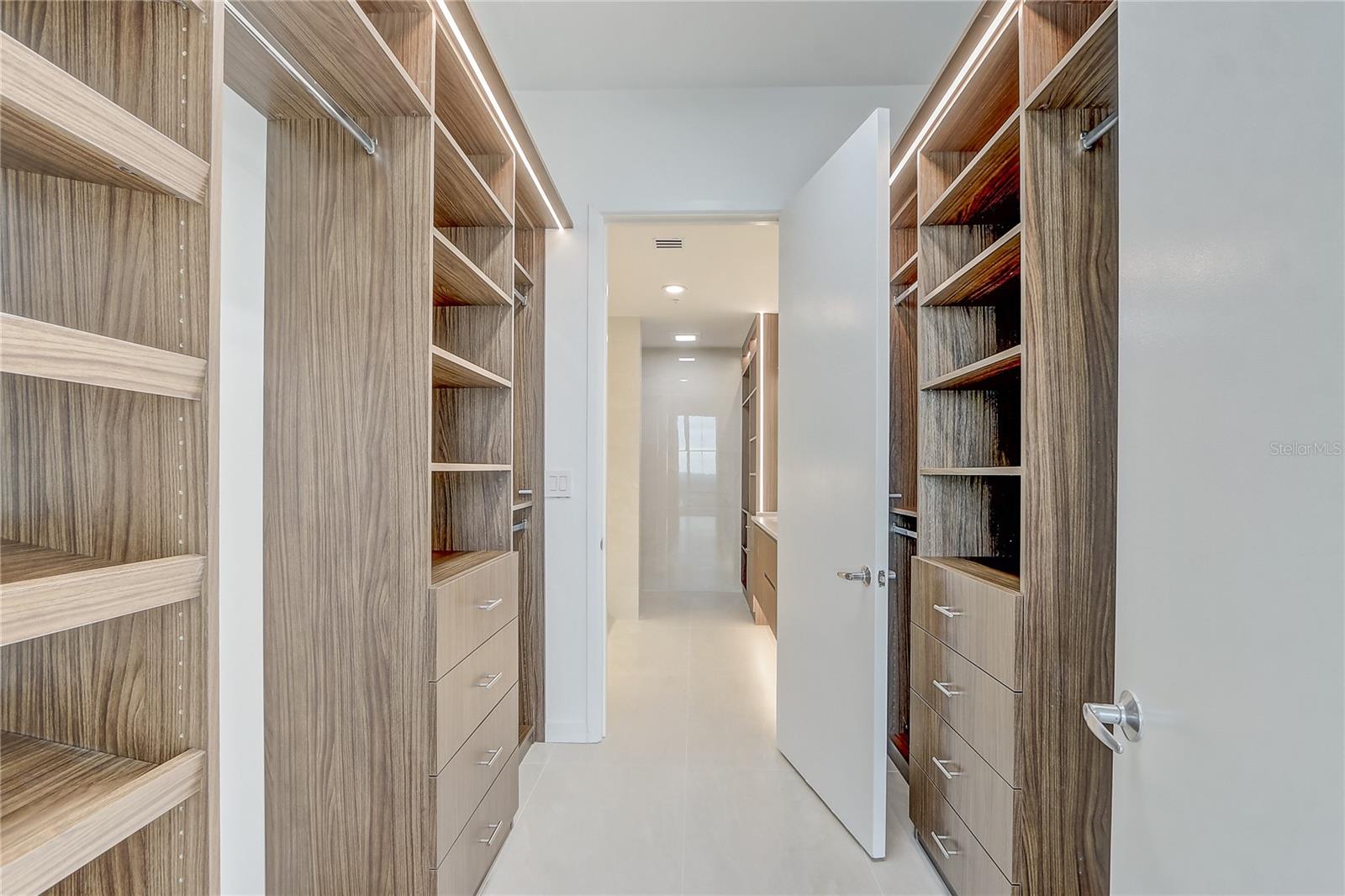VUE/LK EOLA - Residential Lease