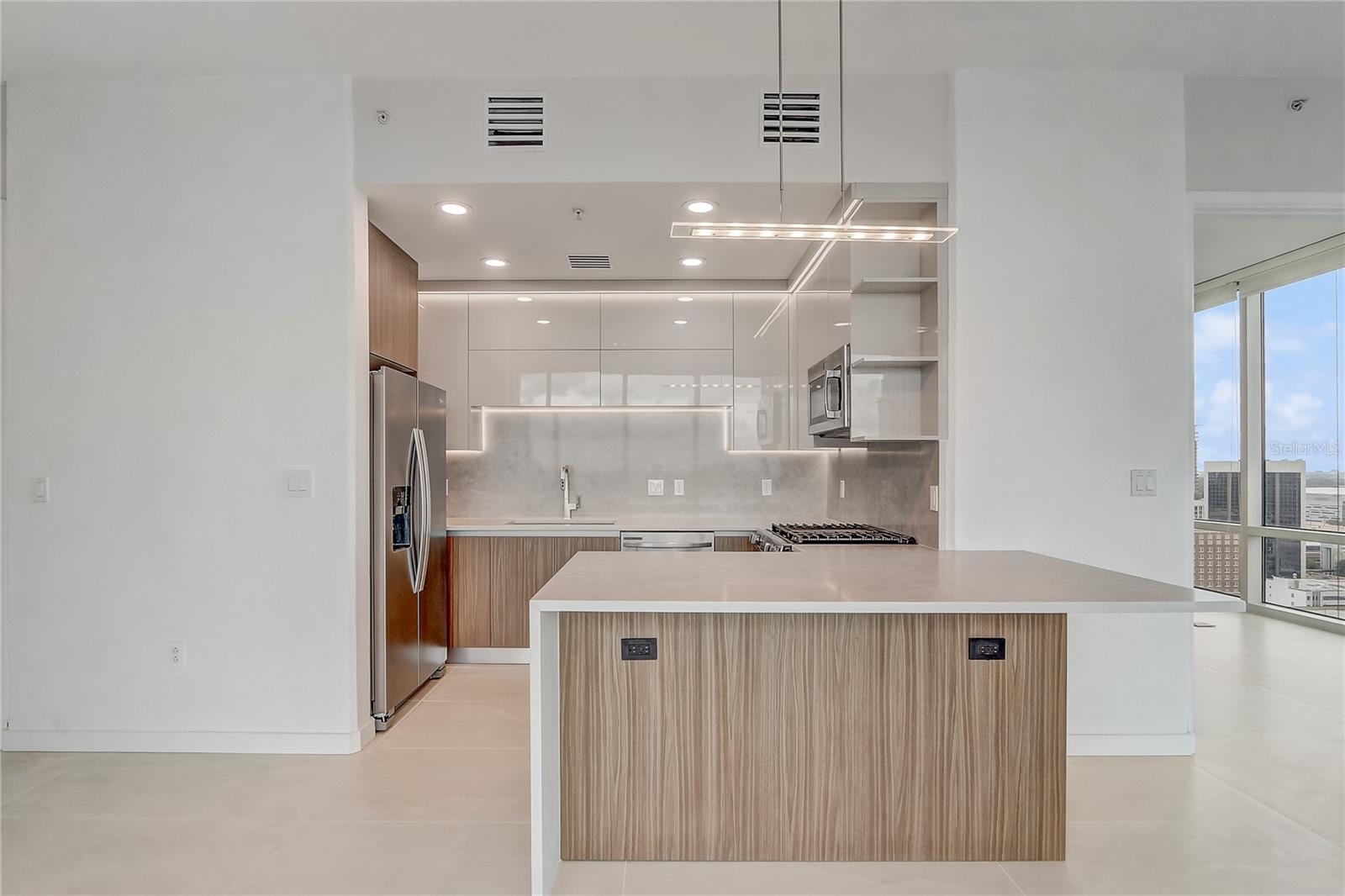 VUE/LK EOLA - Residential Lease