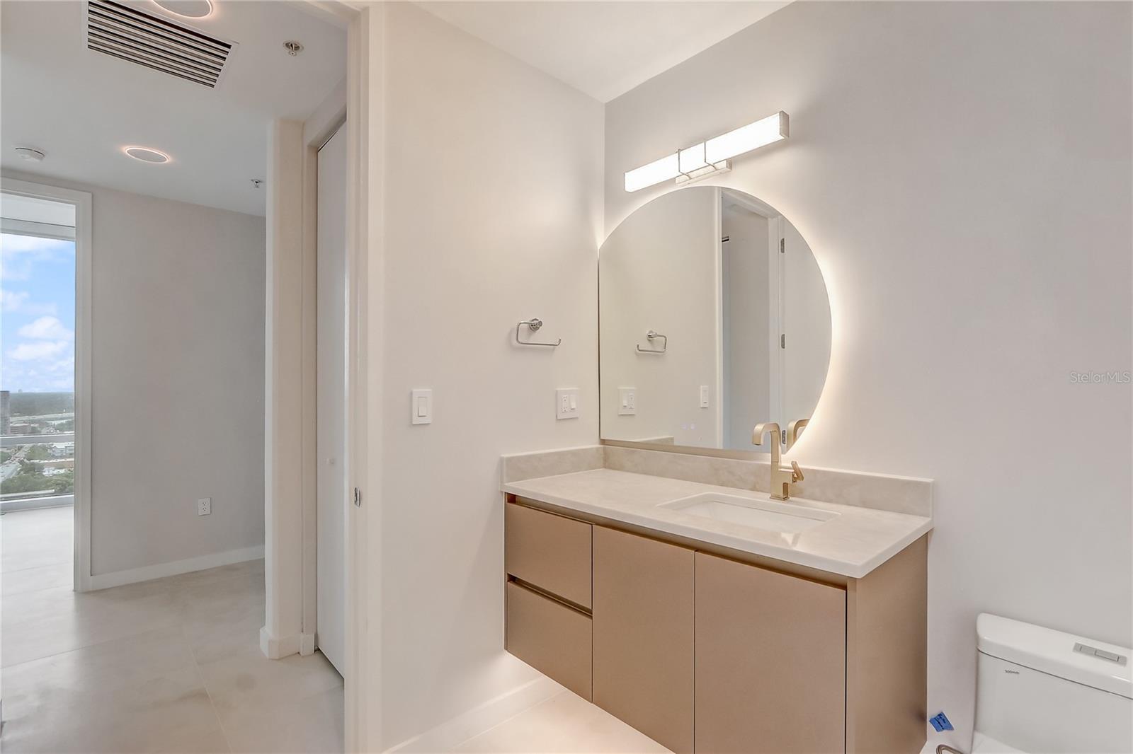 VUE/LK EOLA - Residential Lease