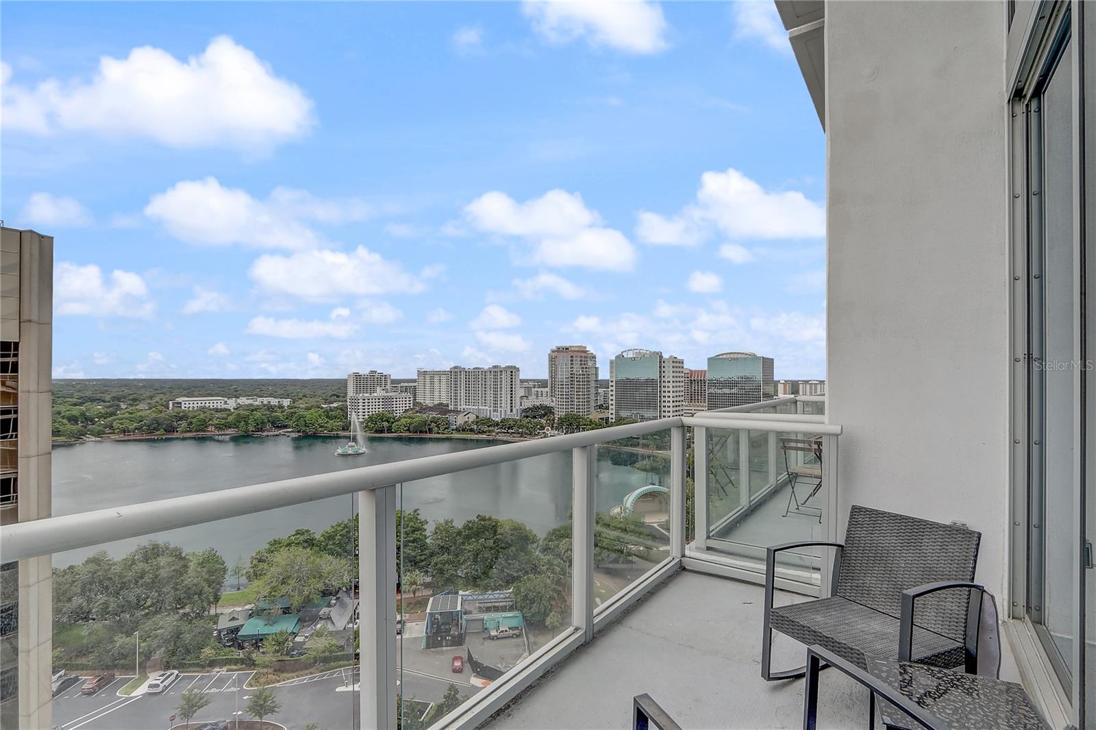 VUE/LK EOLA - Residential Lease