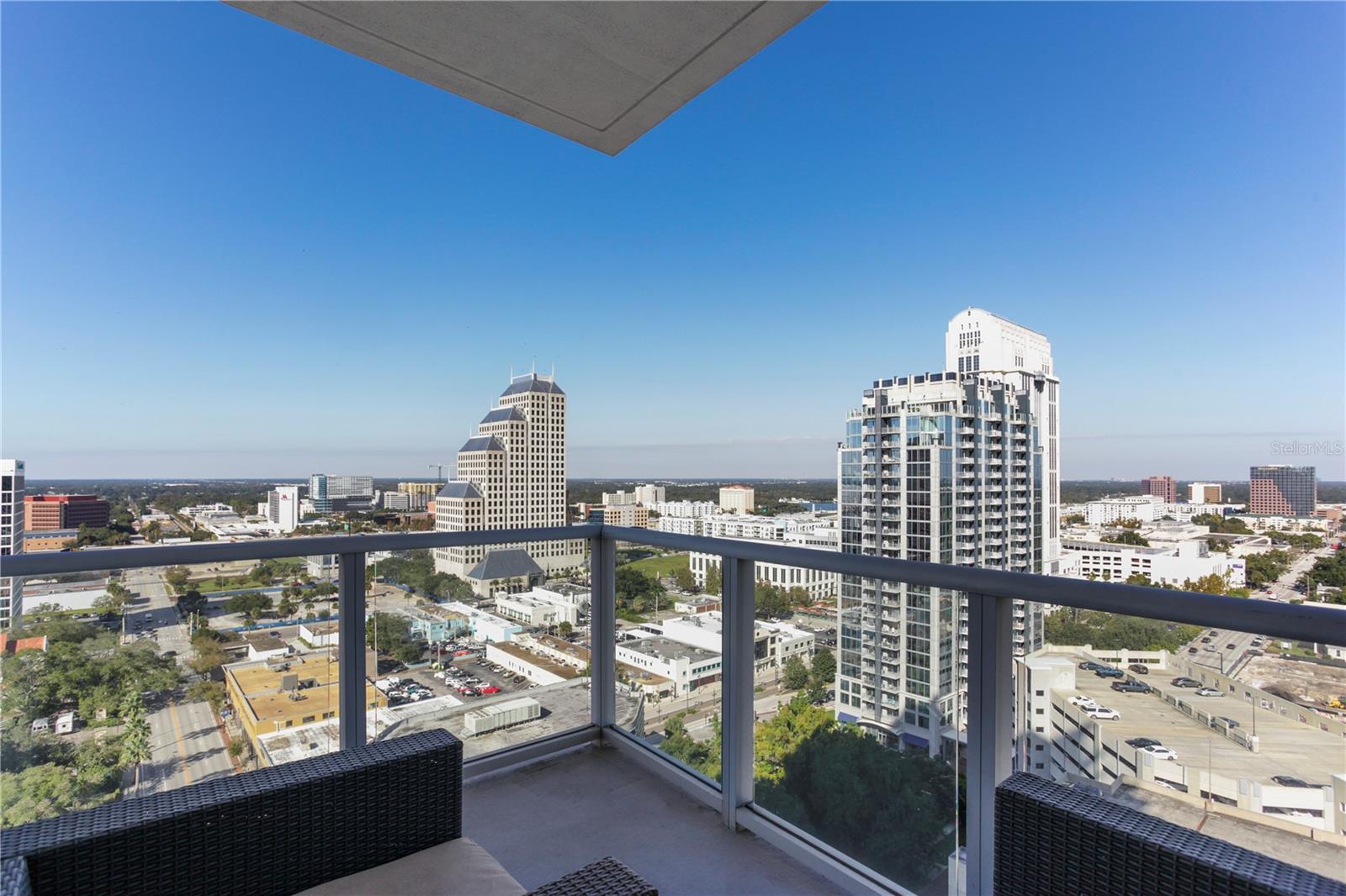 VUE/LK EOLA - Residential Lease