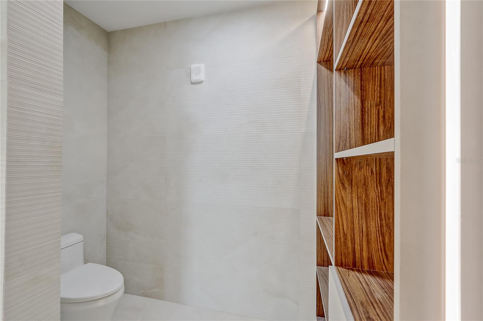 VUE/LK EOLA - Residential Lease
